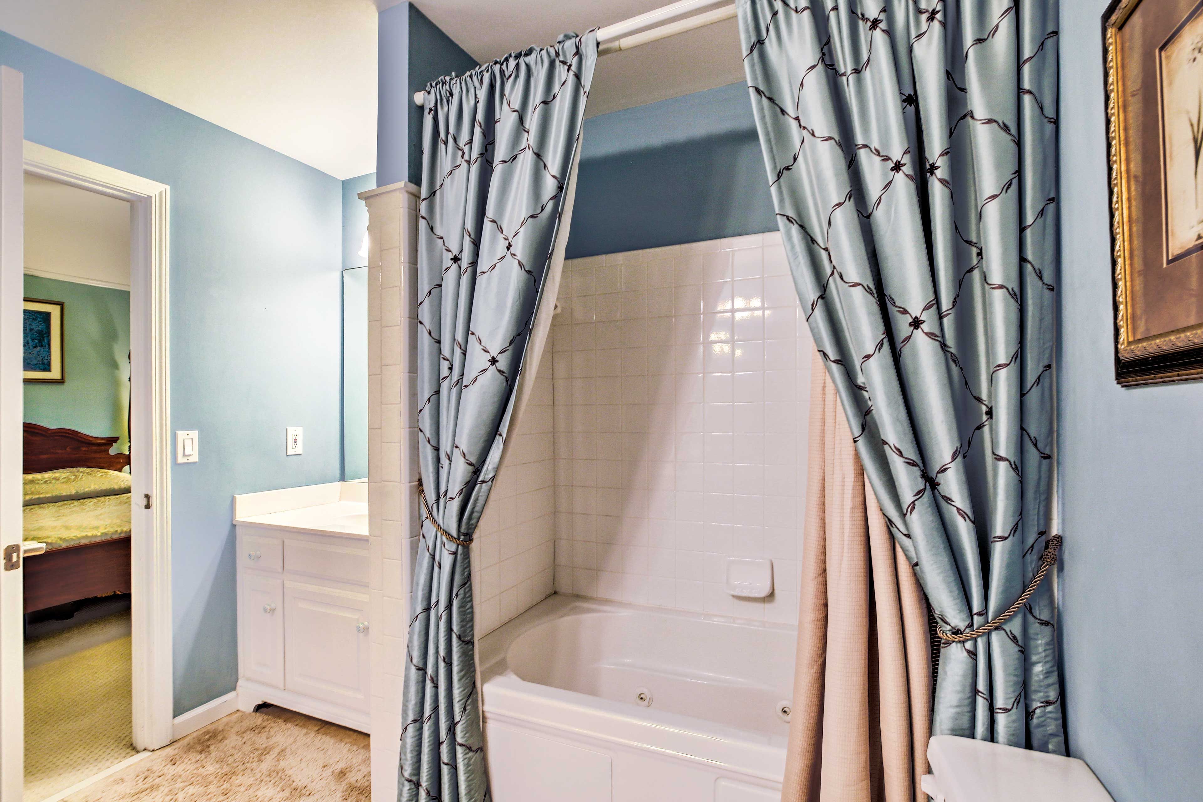 Bathroom | Towels Provided