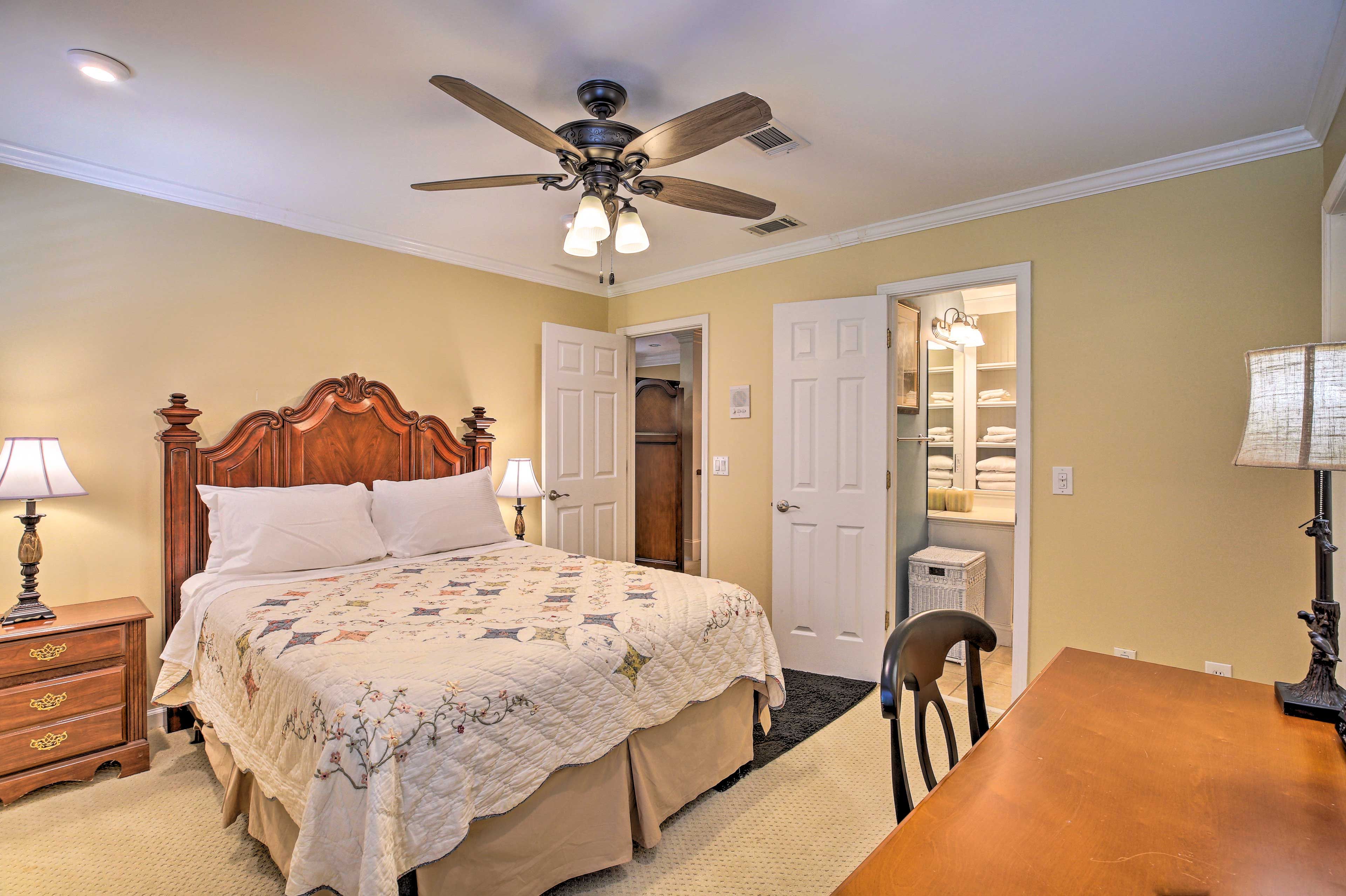Bedroom 5 | Queen Bed