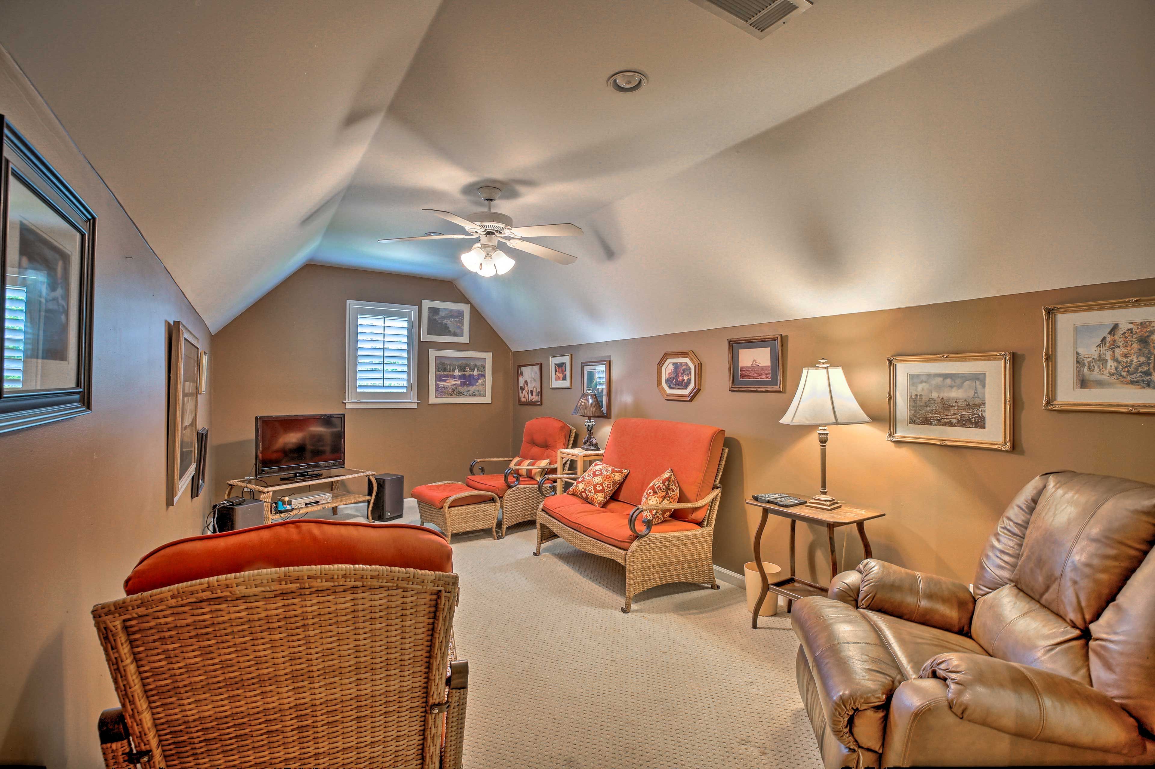 Den | 2nd Floor