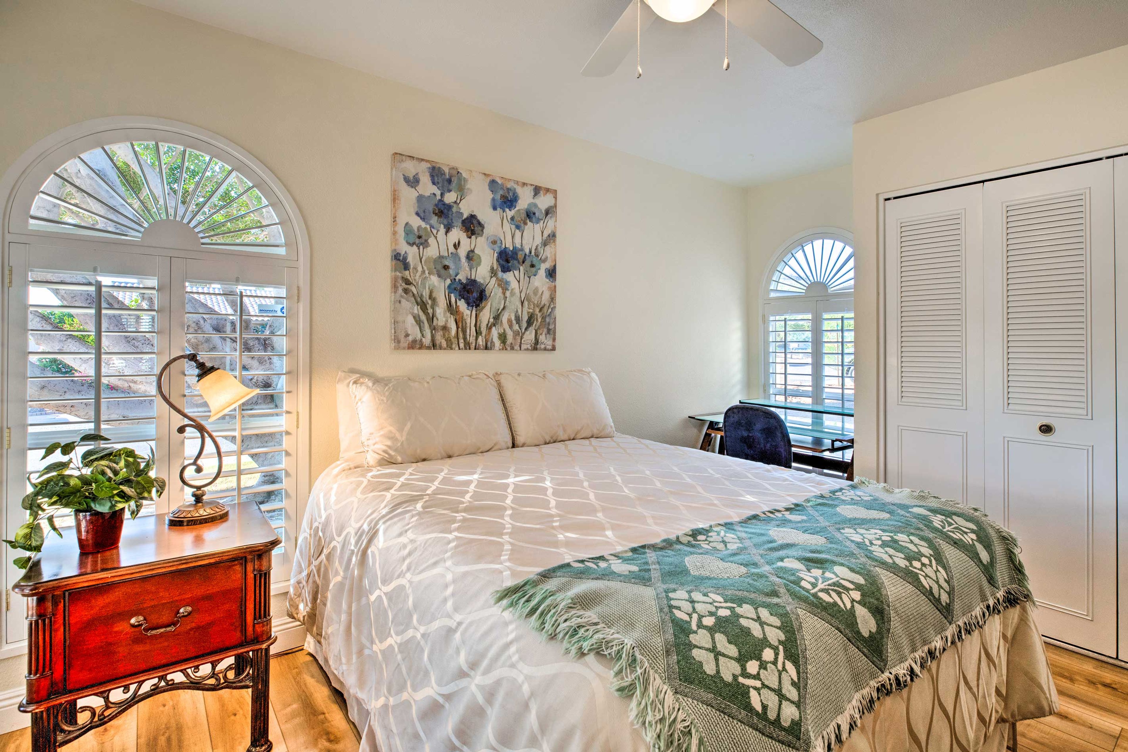 Bedroom 3 | Queen Bed