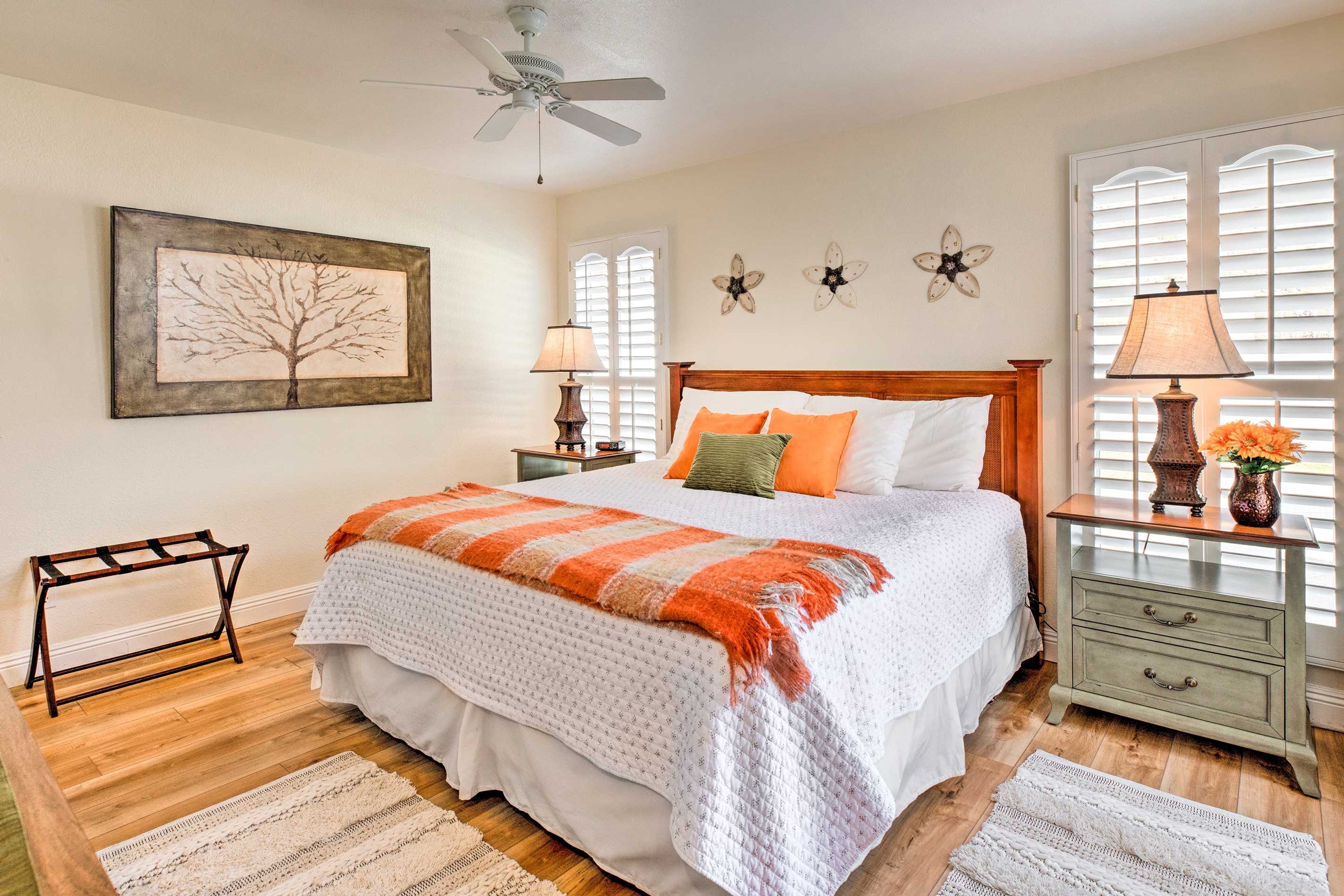 Bedroom 1 | King Bed | Linens Provided