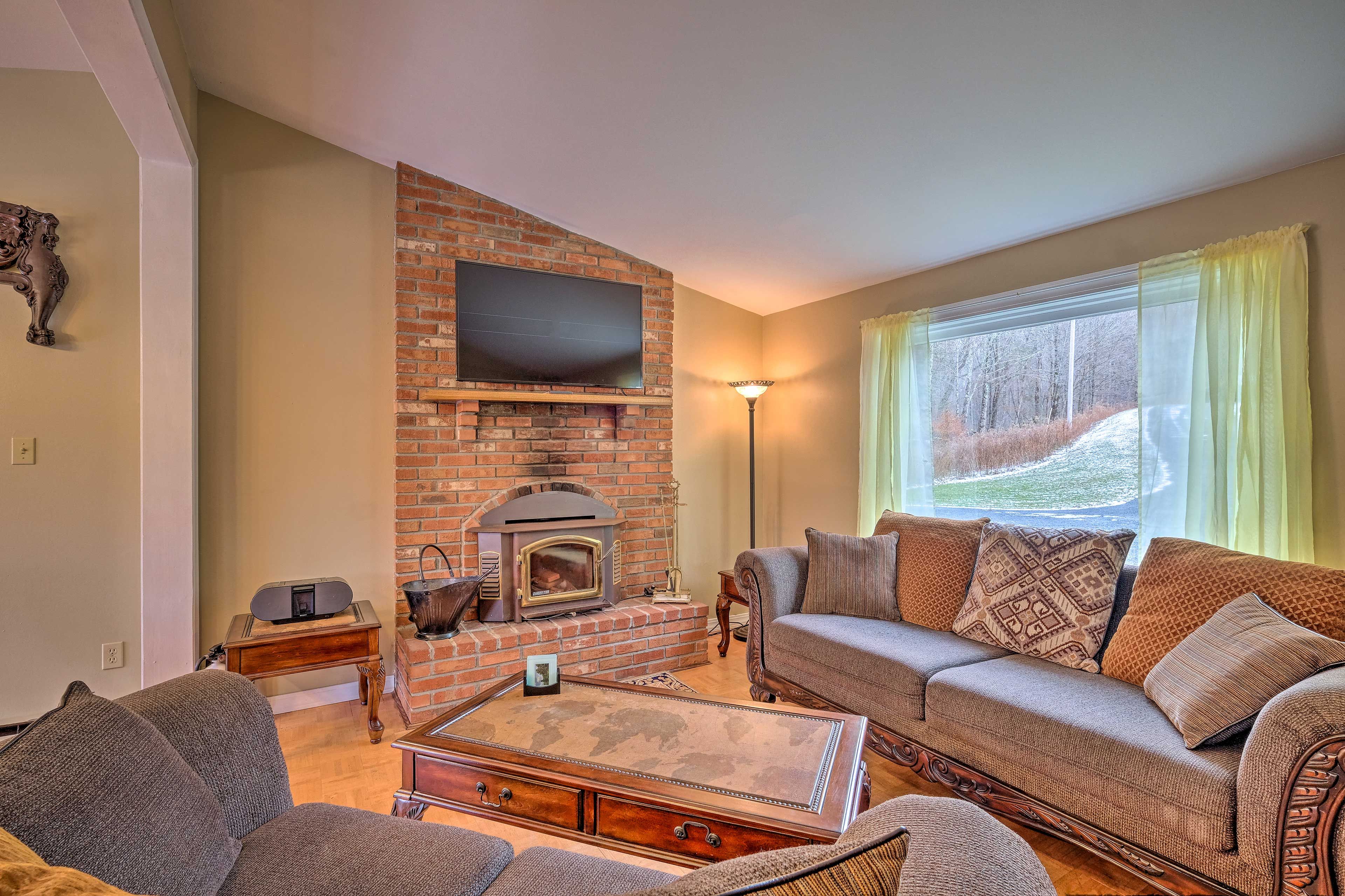 Living Room | Smart TV | Free WiFi