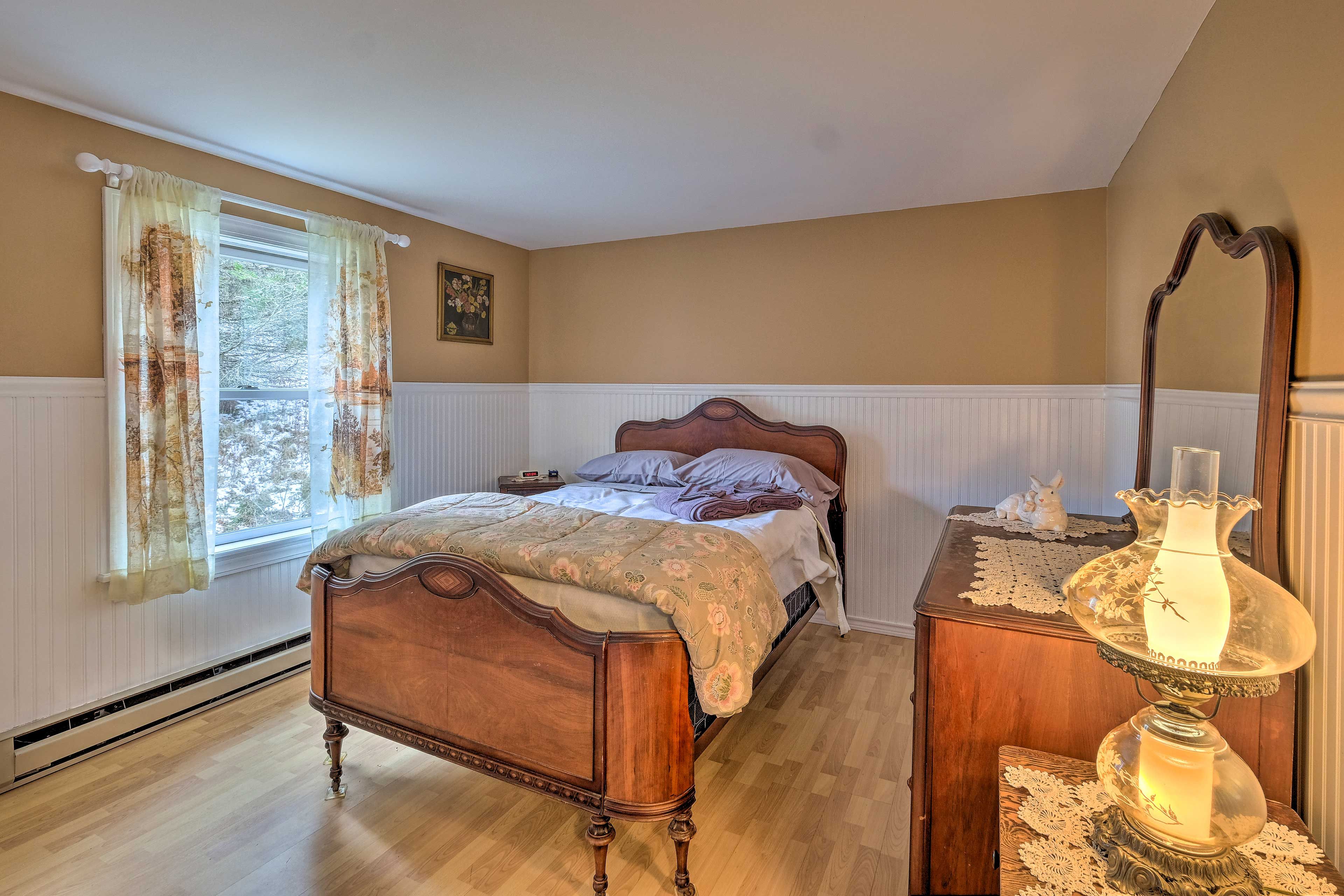 Bedroom 1 | Full Bed