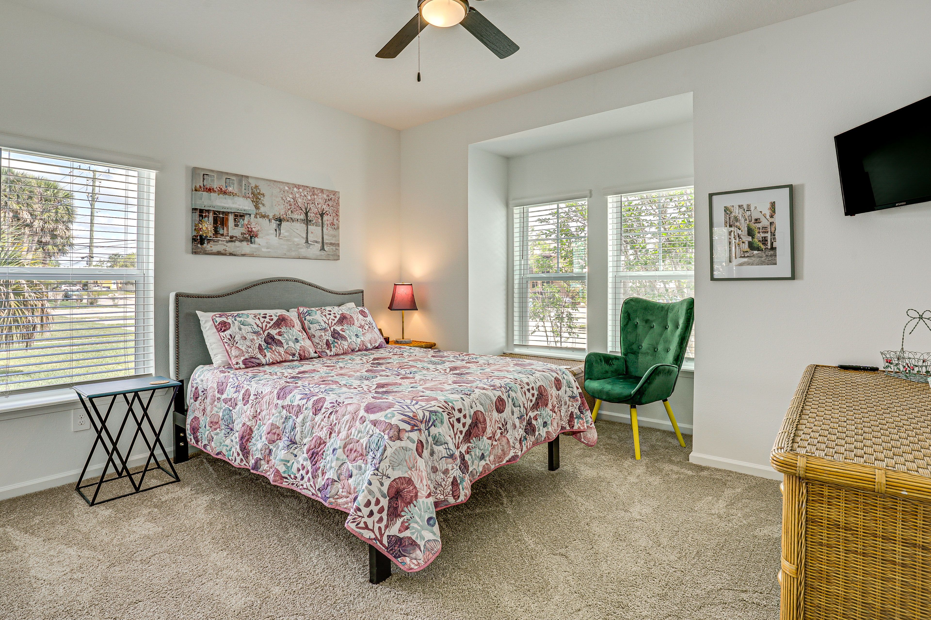 Bedroom 3 | Queen Bed
