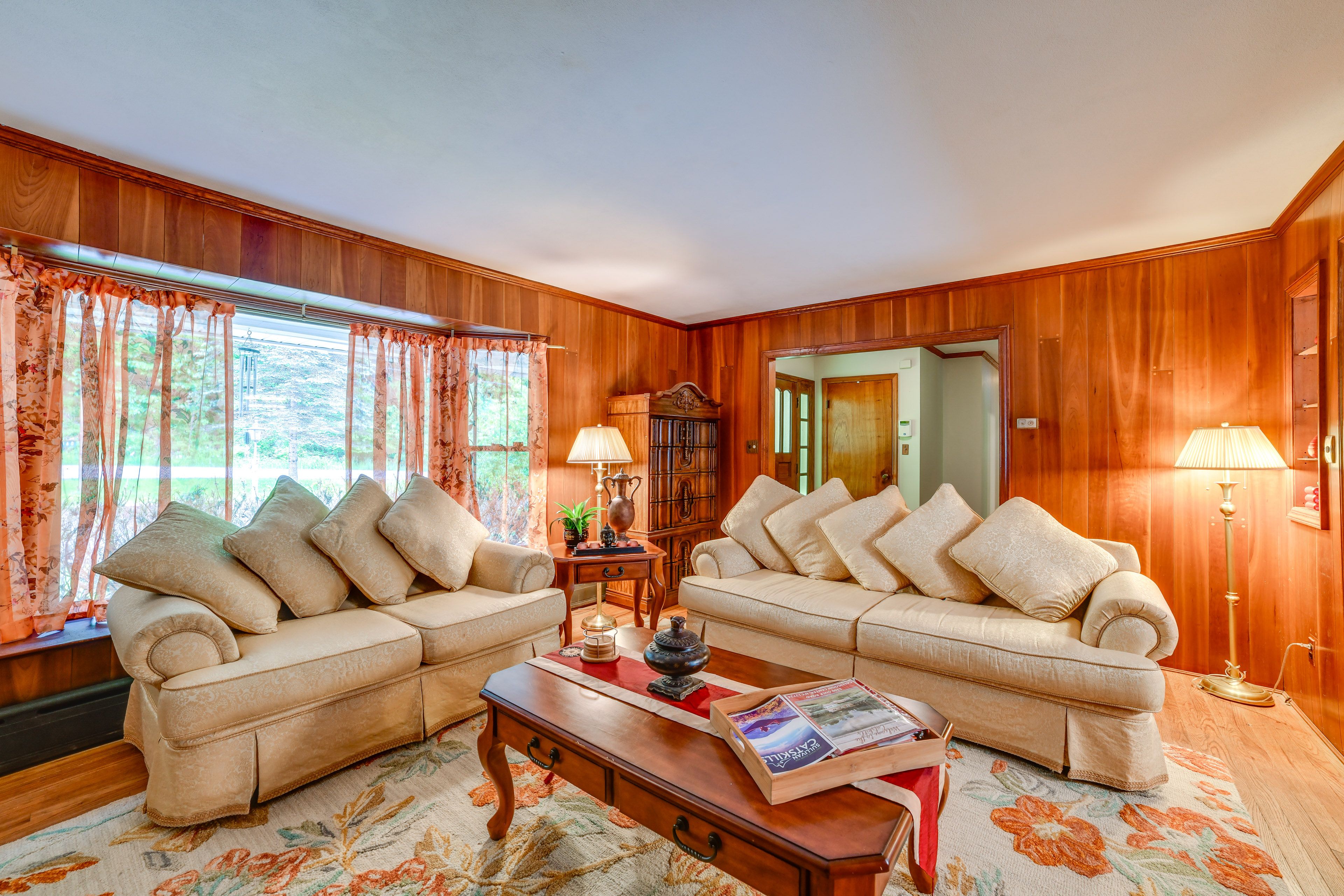 Living Room | Smart TV