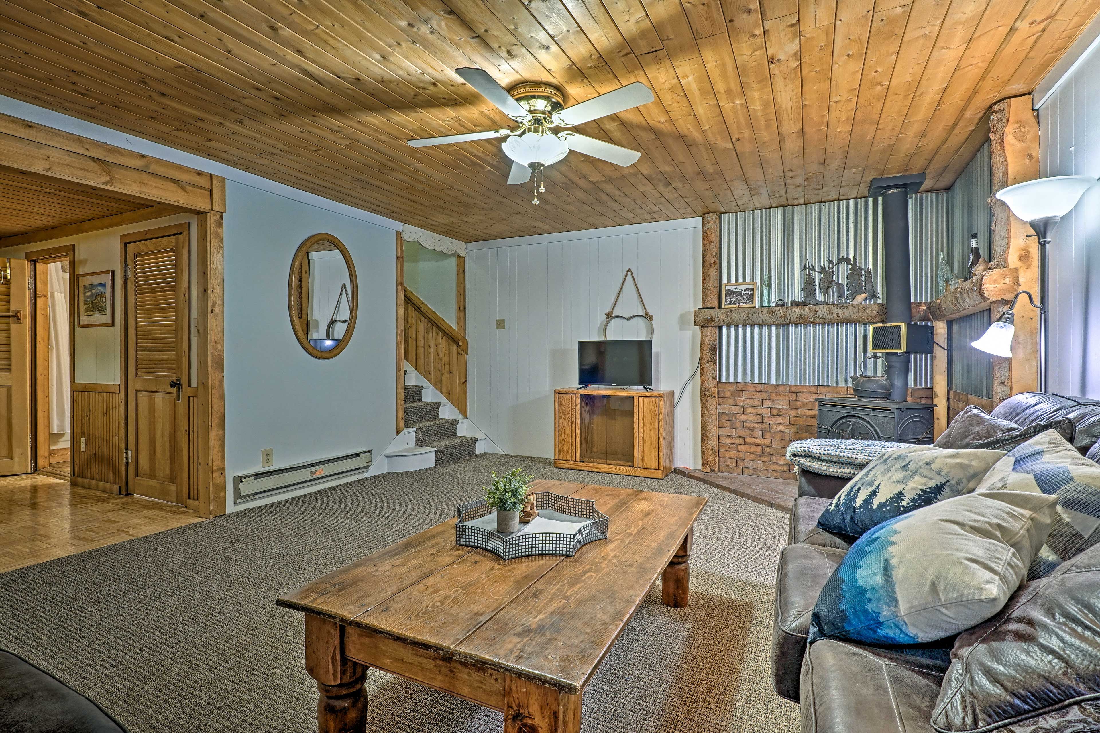 Living Room | Flat-Screen TV