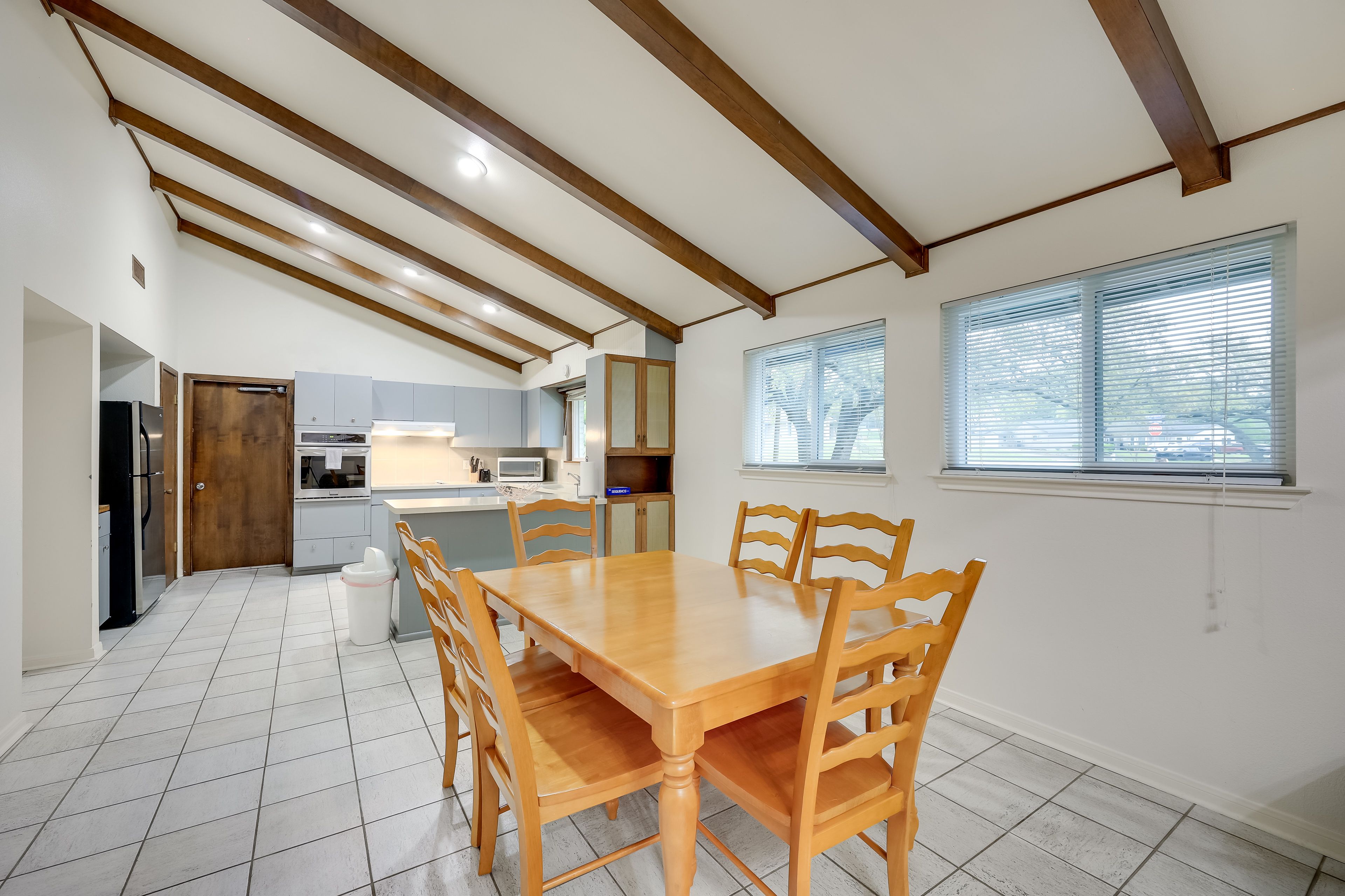 Additional Dining Area