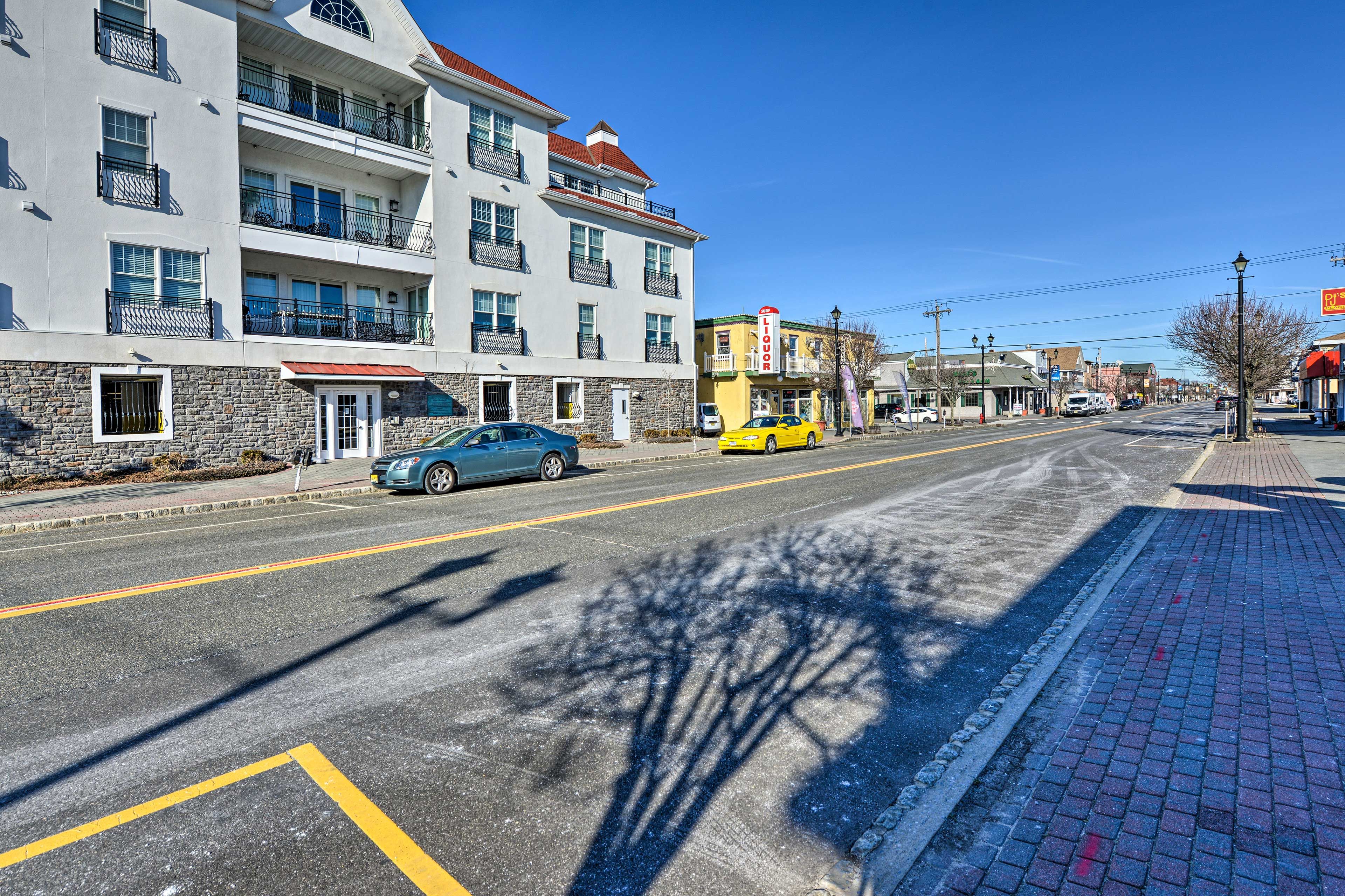 There are plenty of restaurants and shops within easy walking distance!