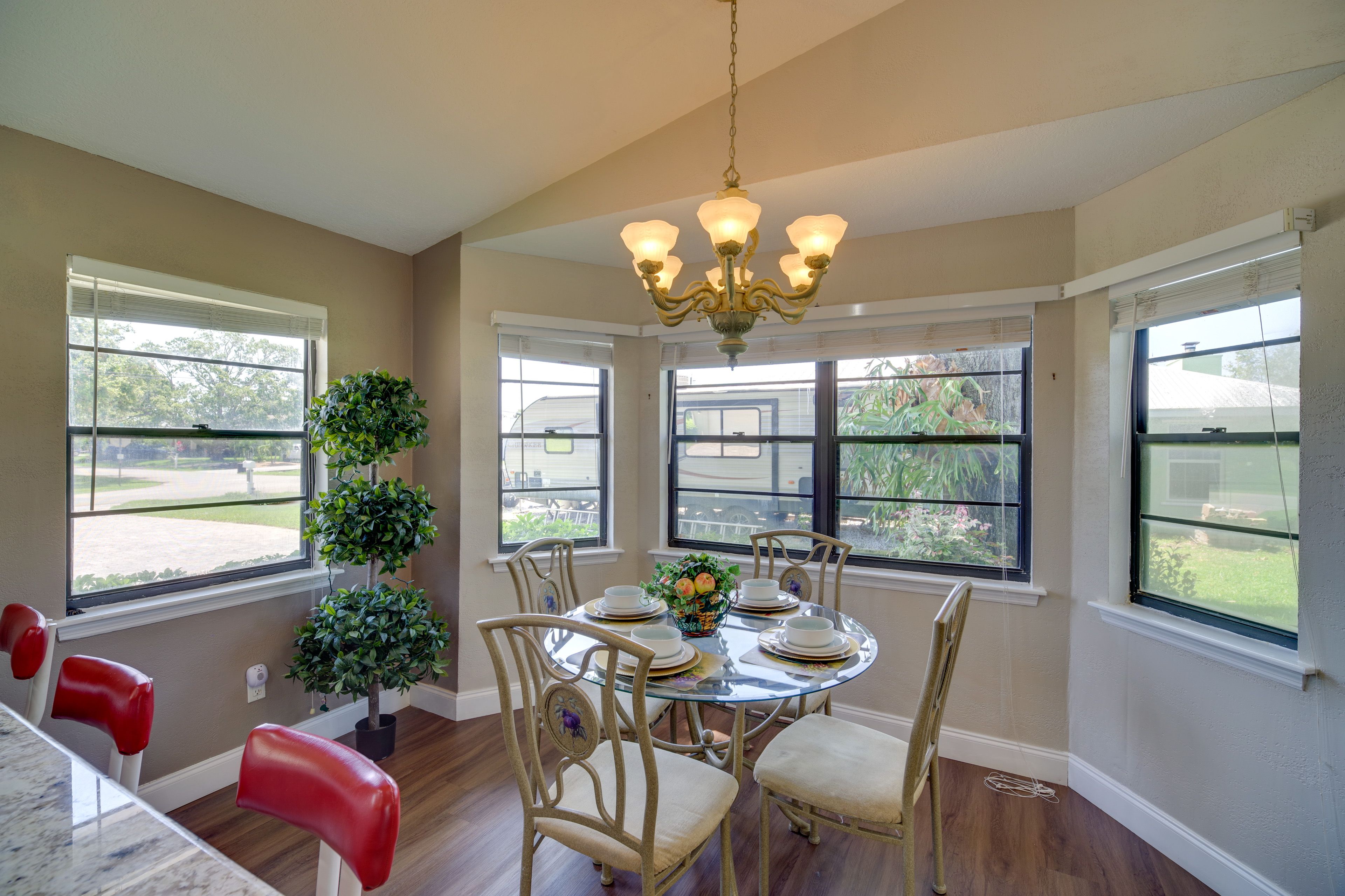 Dining Table | Dishware & Flatware Provided