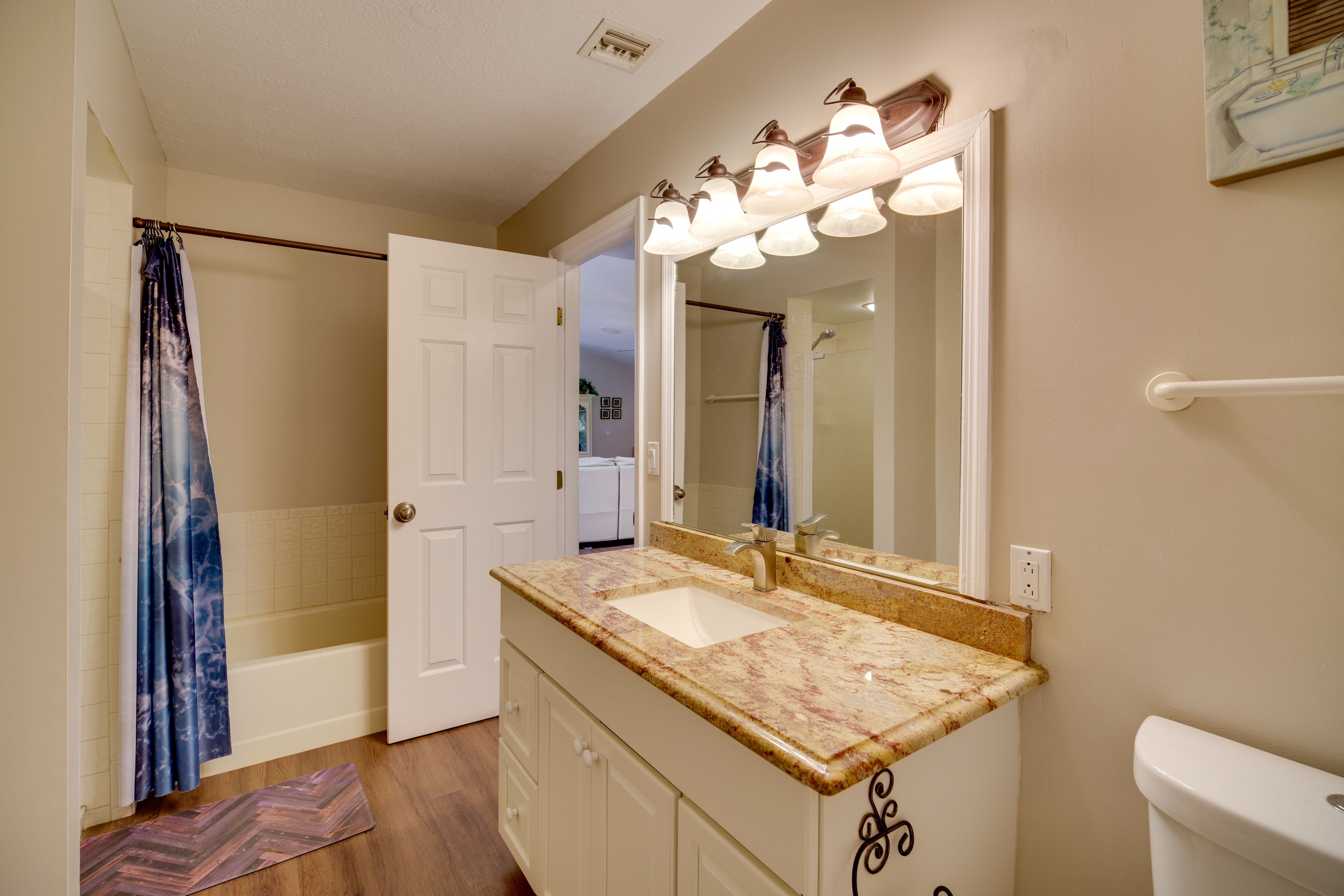 Full Bathroom