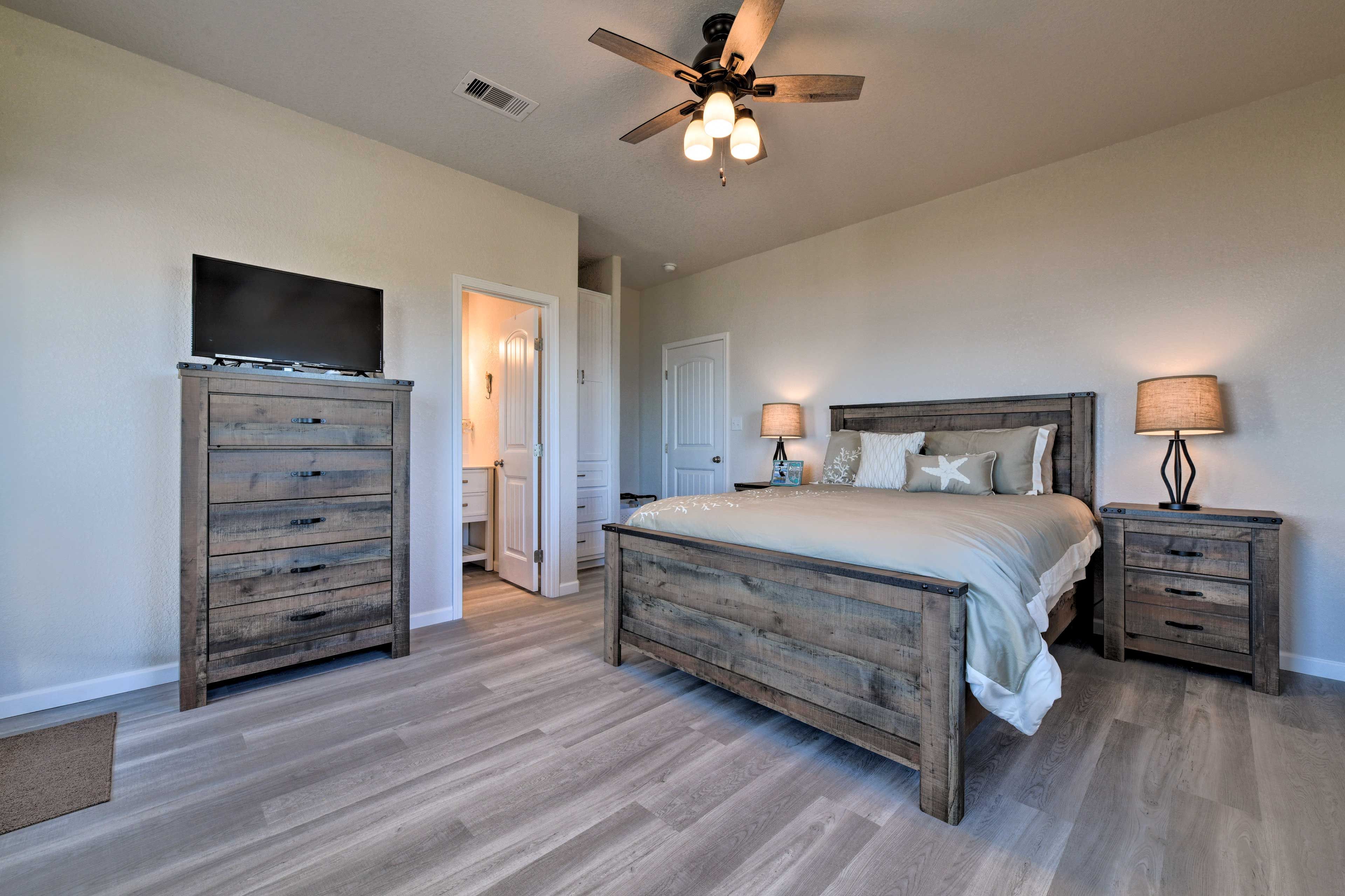 Bedroom 1 | King Bed | 2nd Floor