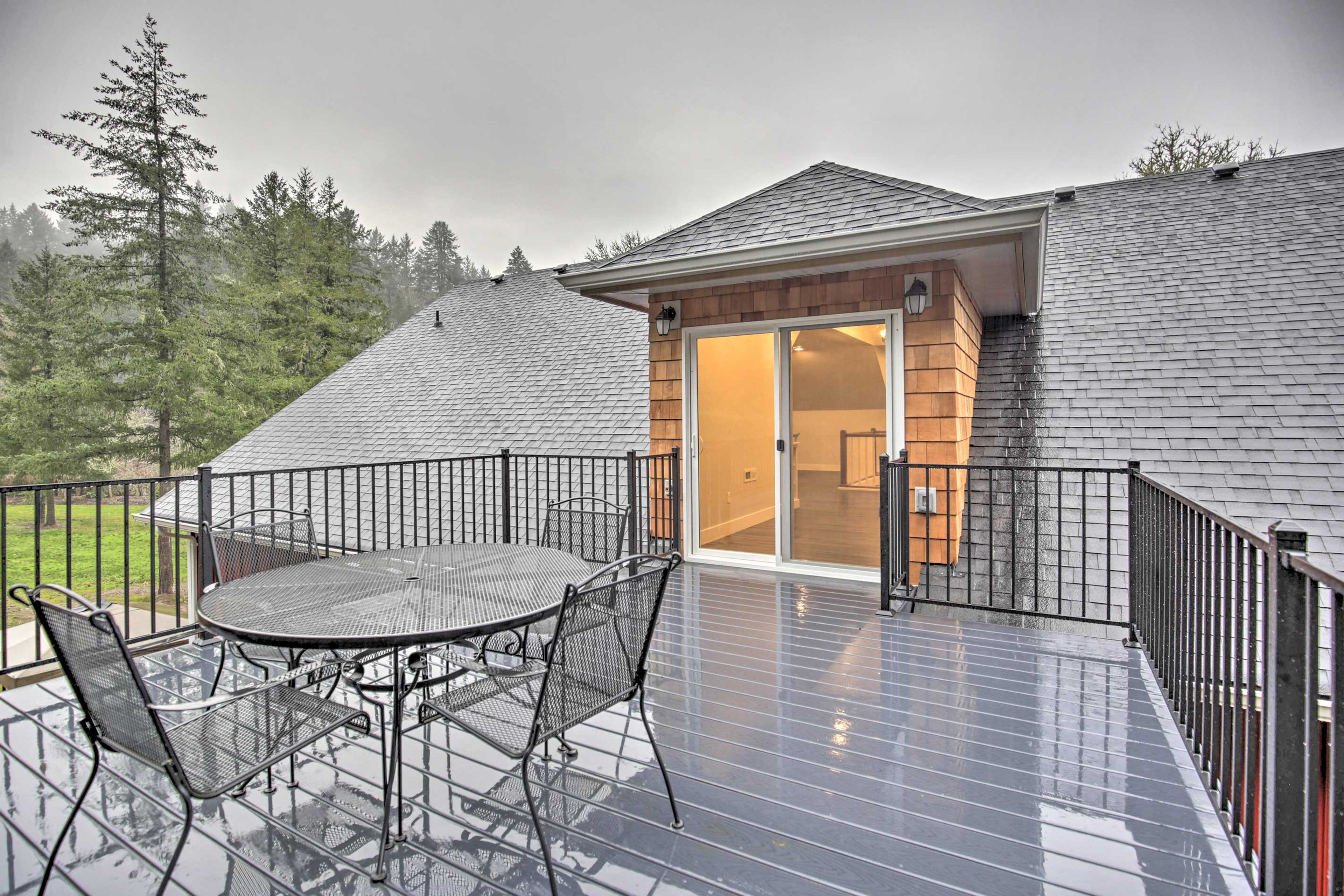 Rooftop Deck | Outdoor Dining