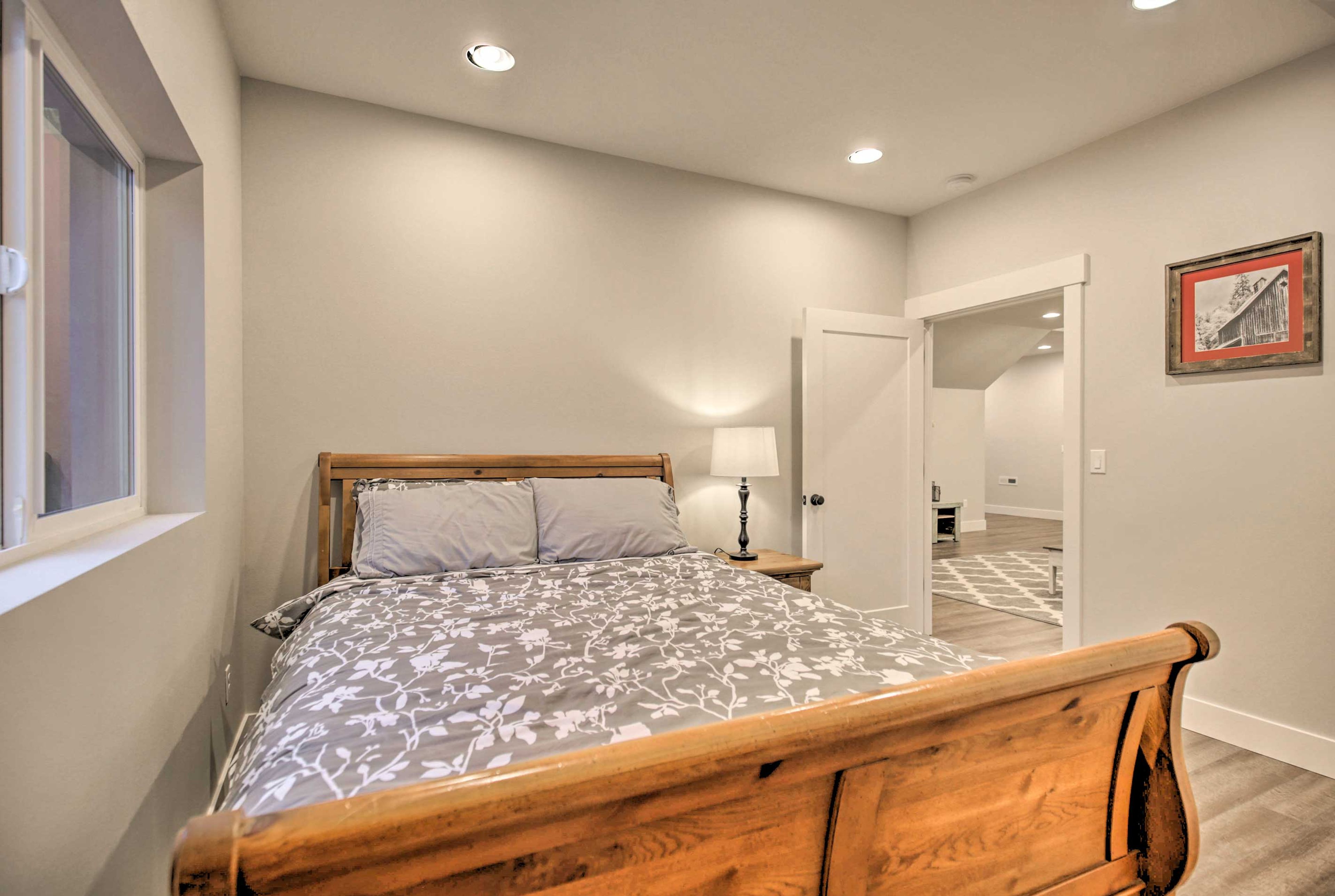 Bedroom 3 | Queen Bed | Smart TV