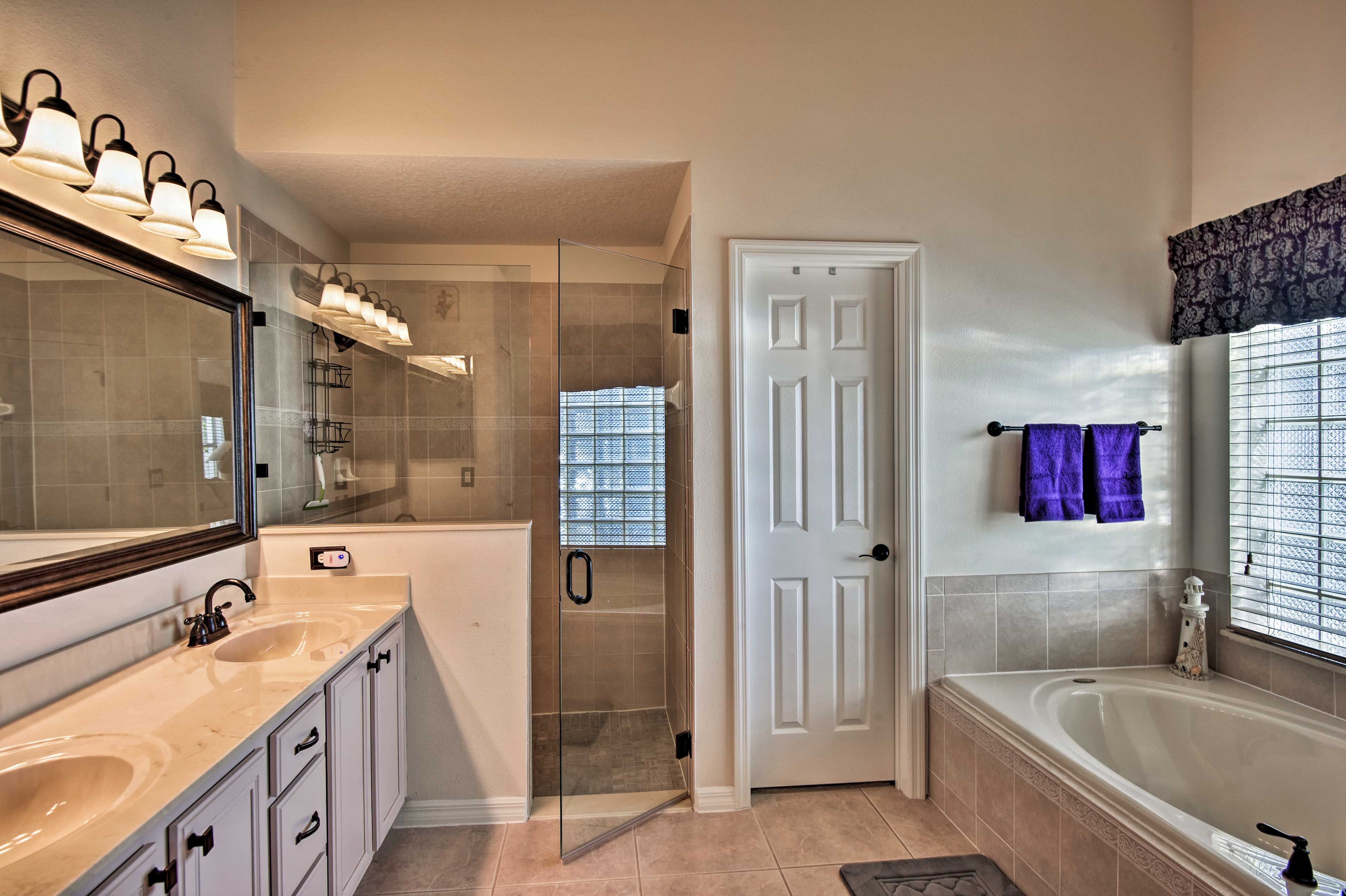 En-Suite Bathroom | Linens/Towels