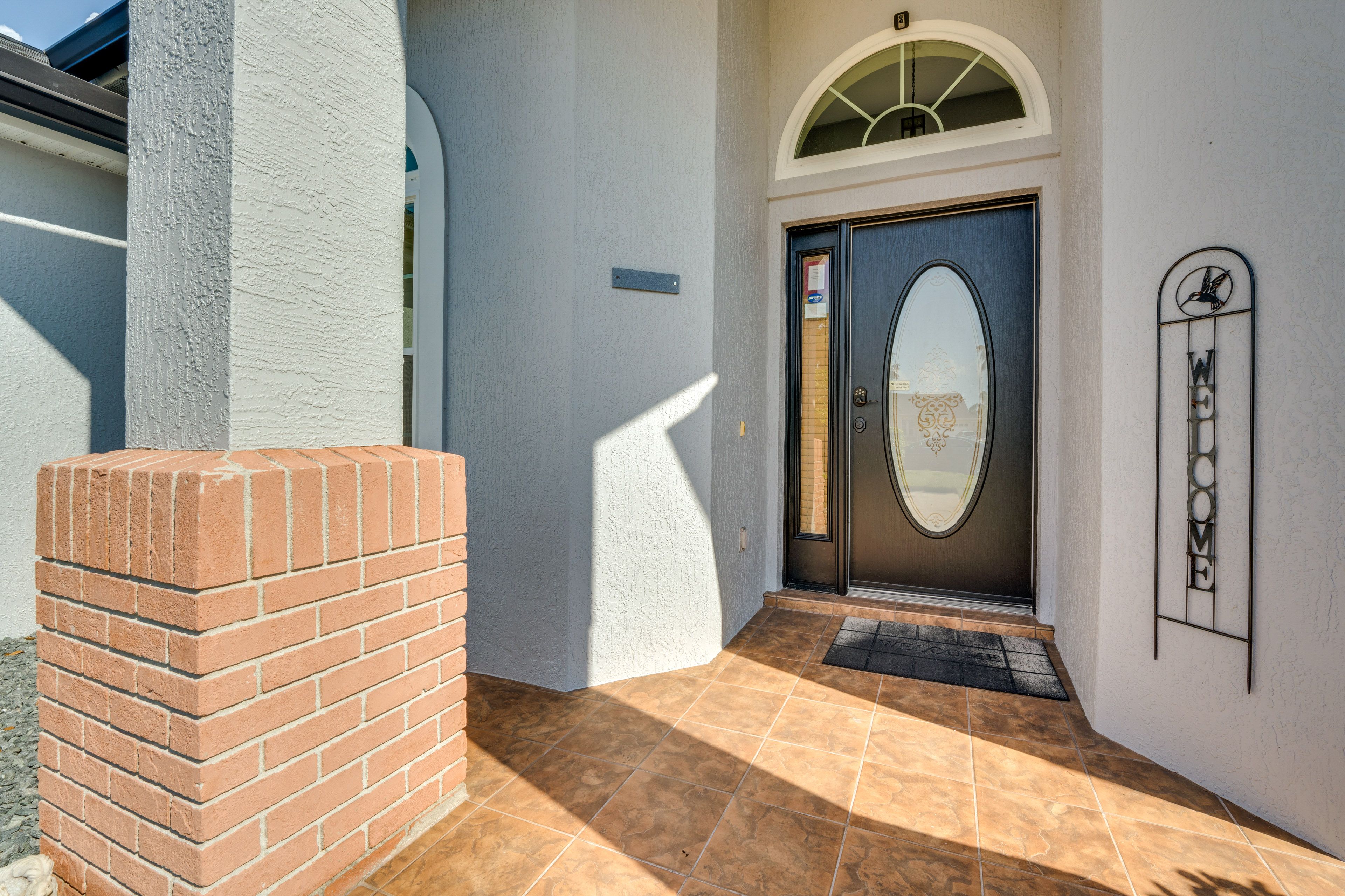 Exterior | Front Entrance