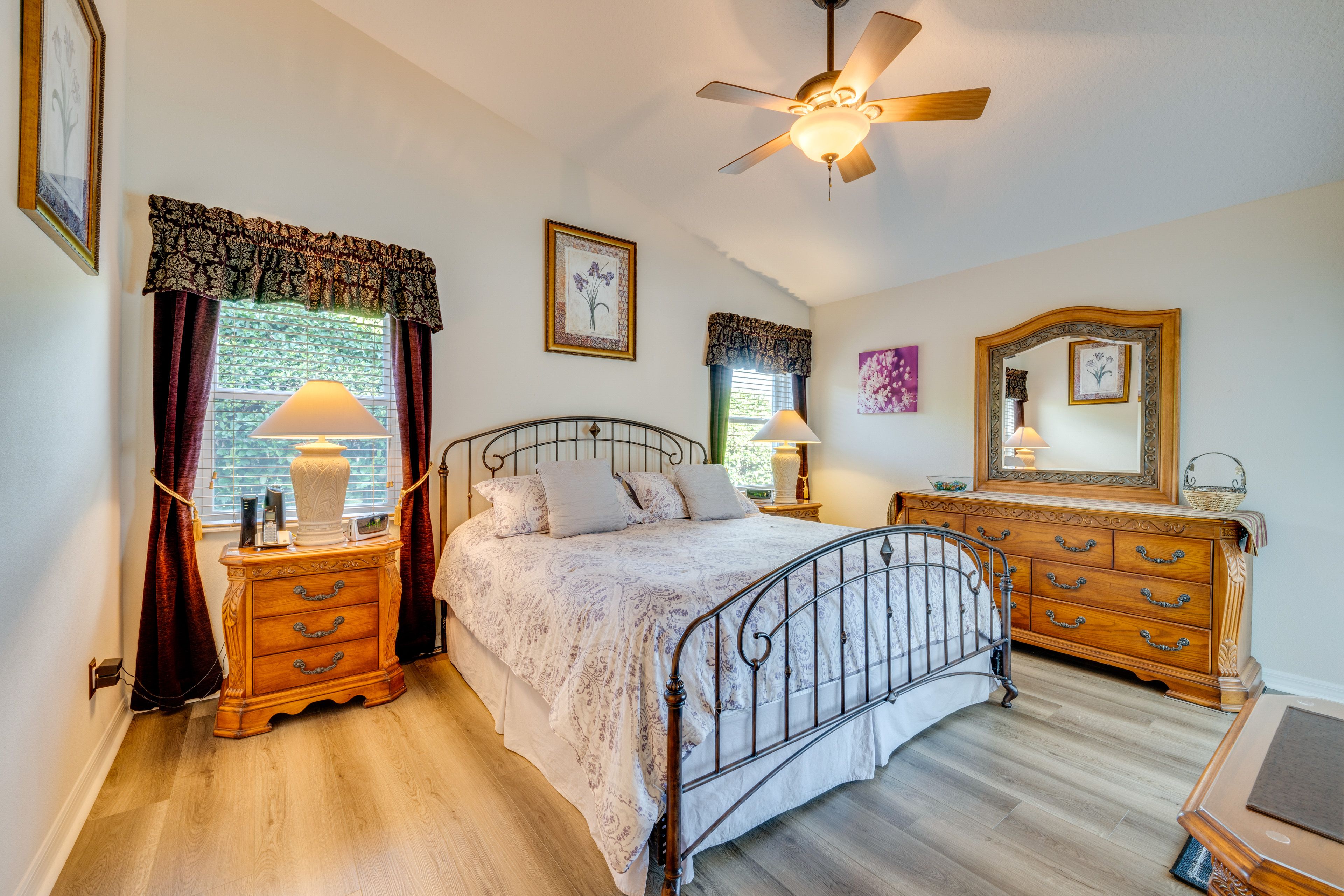 Bedroom 1 | King Bed