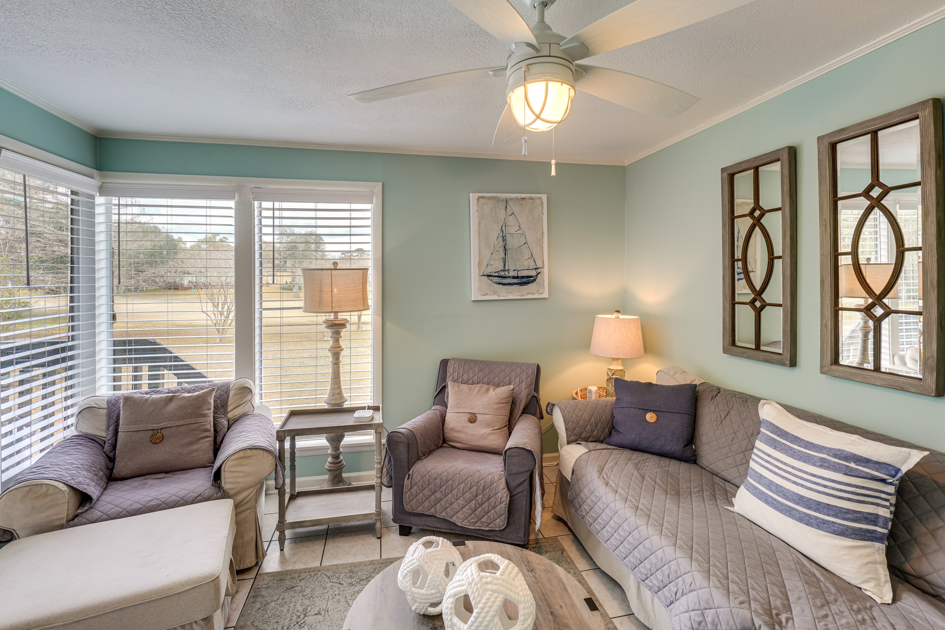 Living Room | Flat-Screen TV