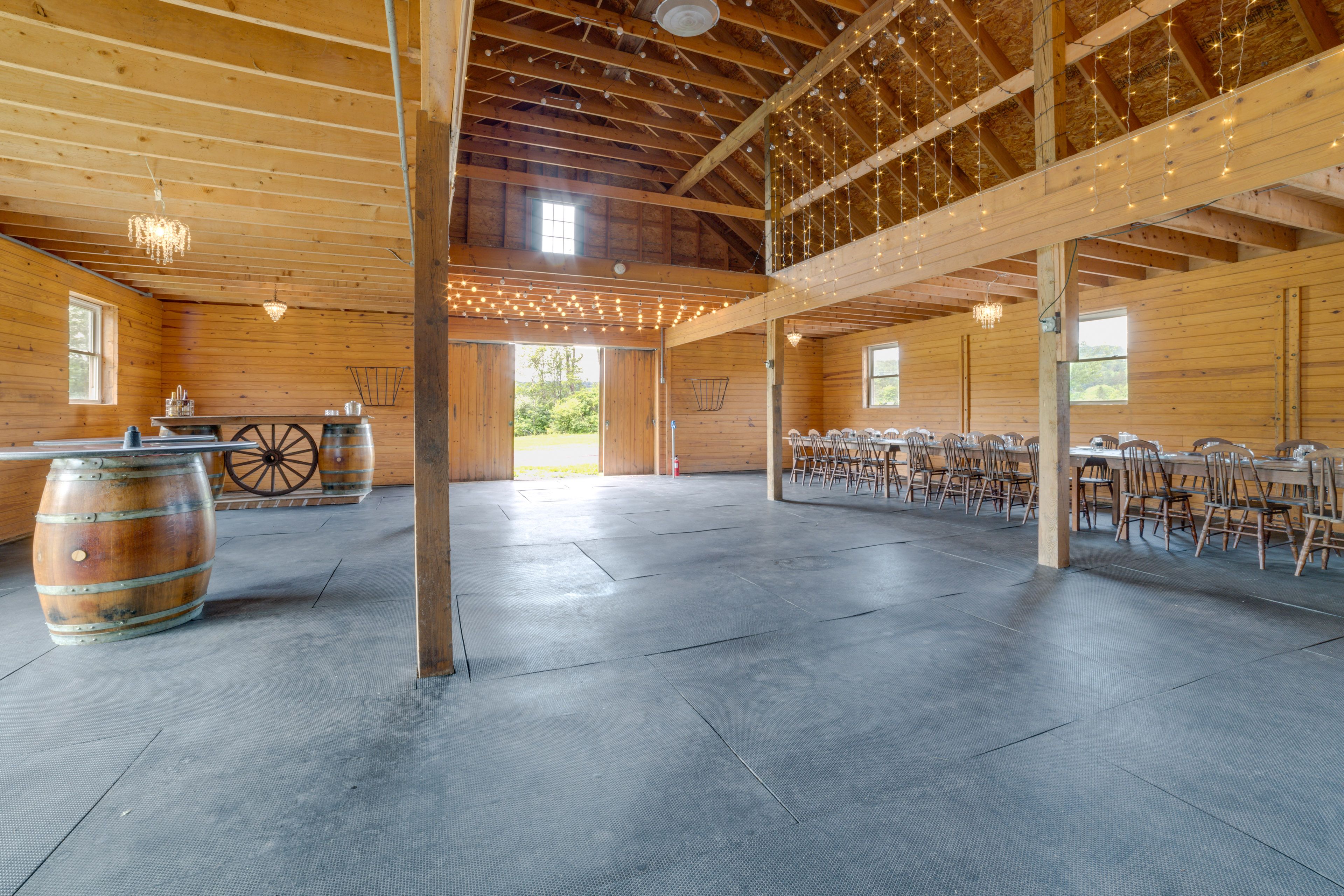Entertainment Room | 1,950 Sq Ft