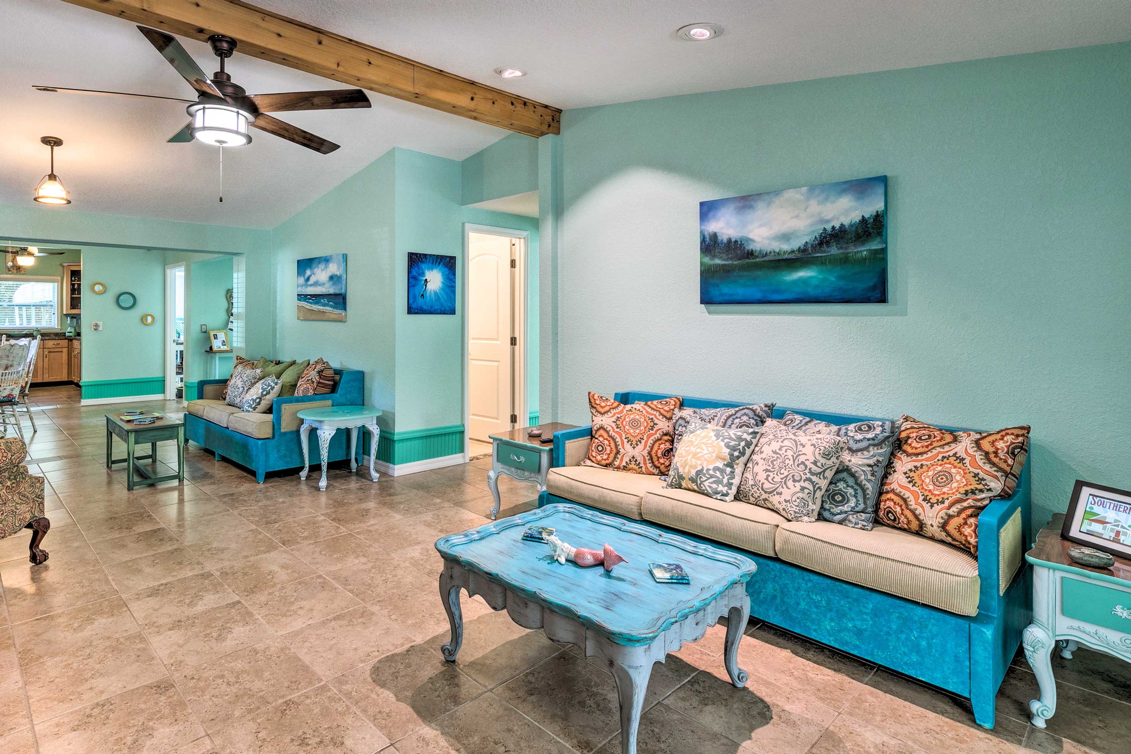 There's plenty of space for you to sprawl out and kick back!