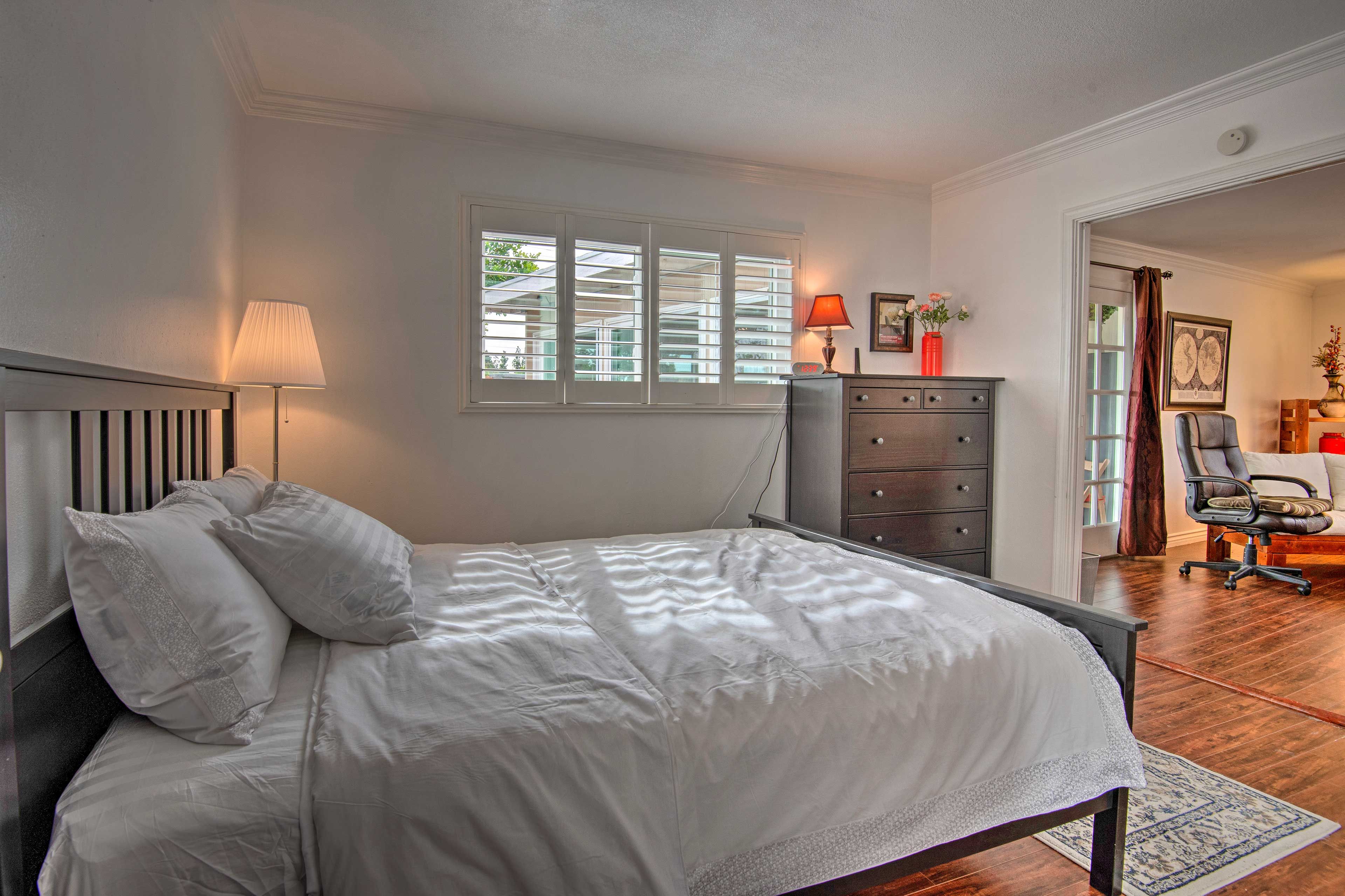 Bedroom 2 | Queen Bed