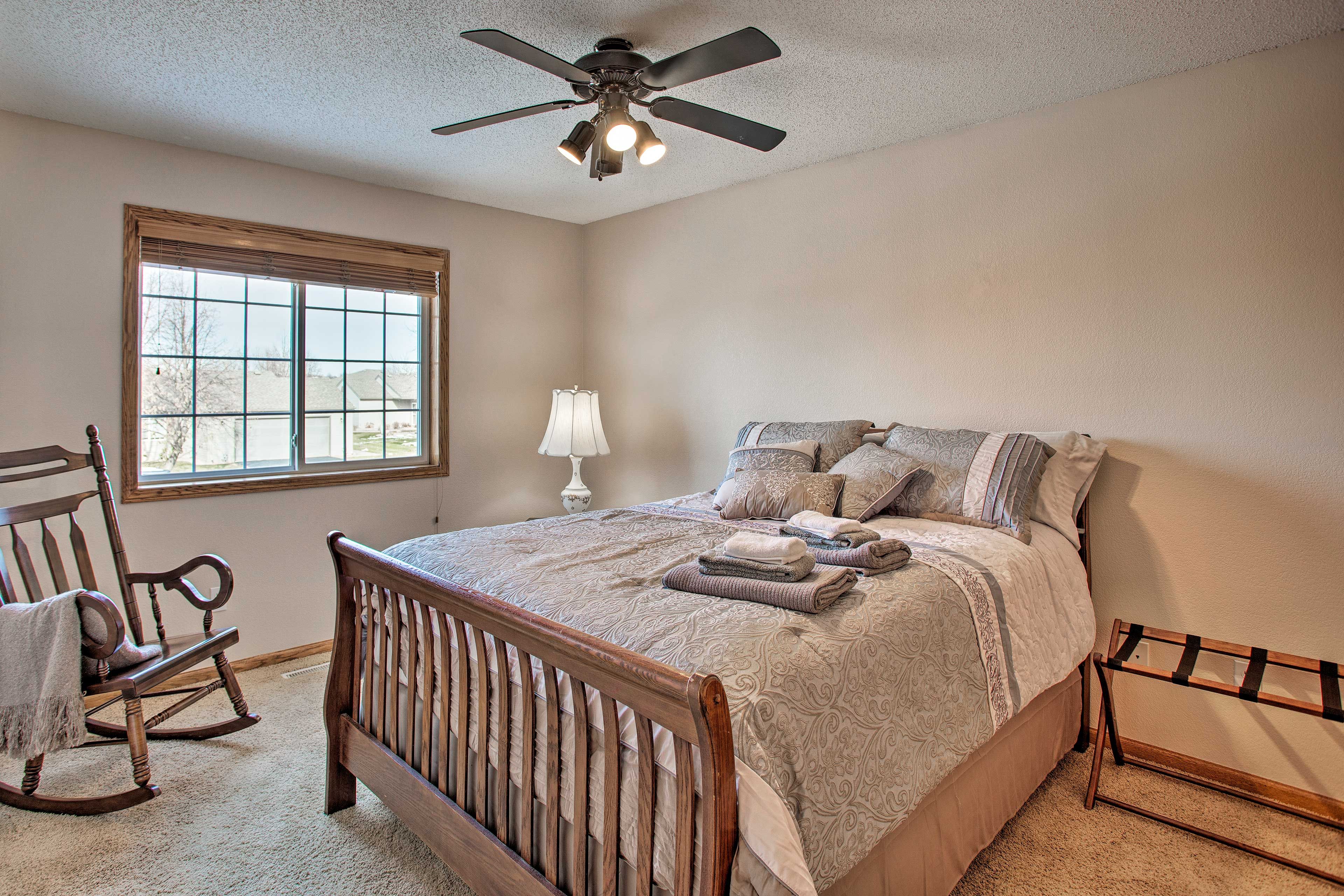 Bedroom 1 | Queen Bed | Linens Provided