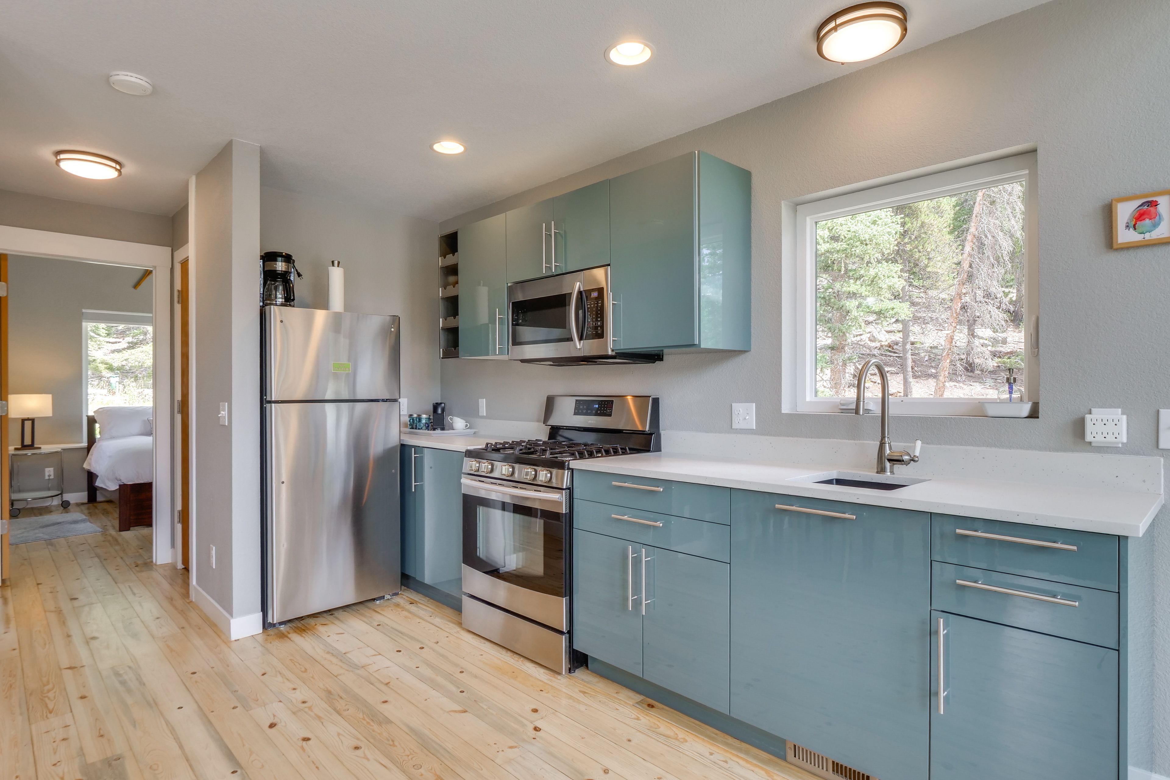 Kitchen | Open Floor Plan | Free WiFi