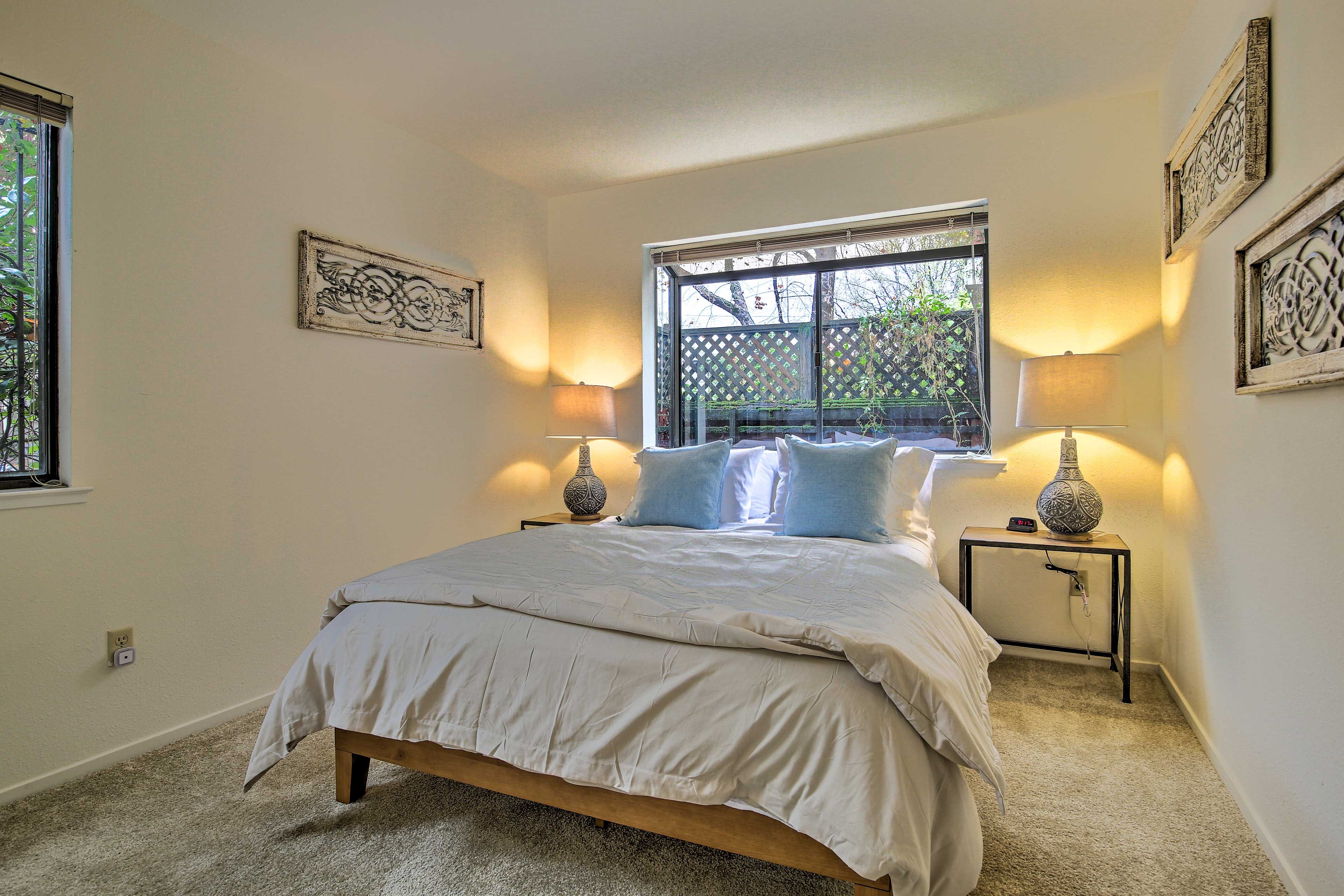 Bedroom 2 | Queen Bed