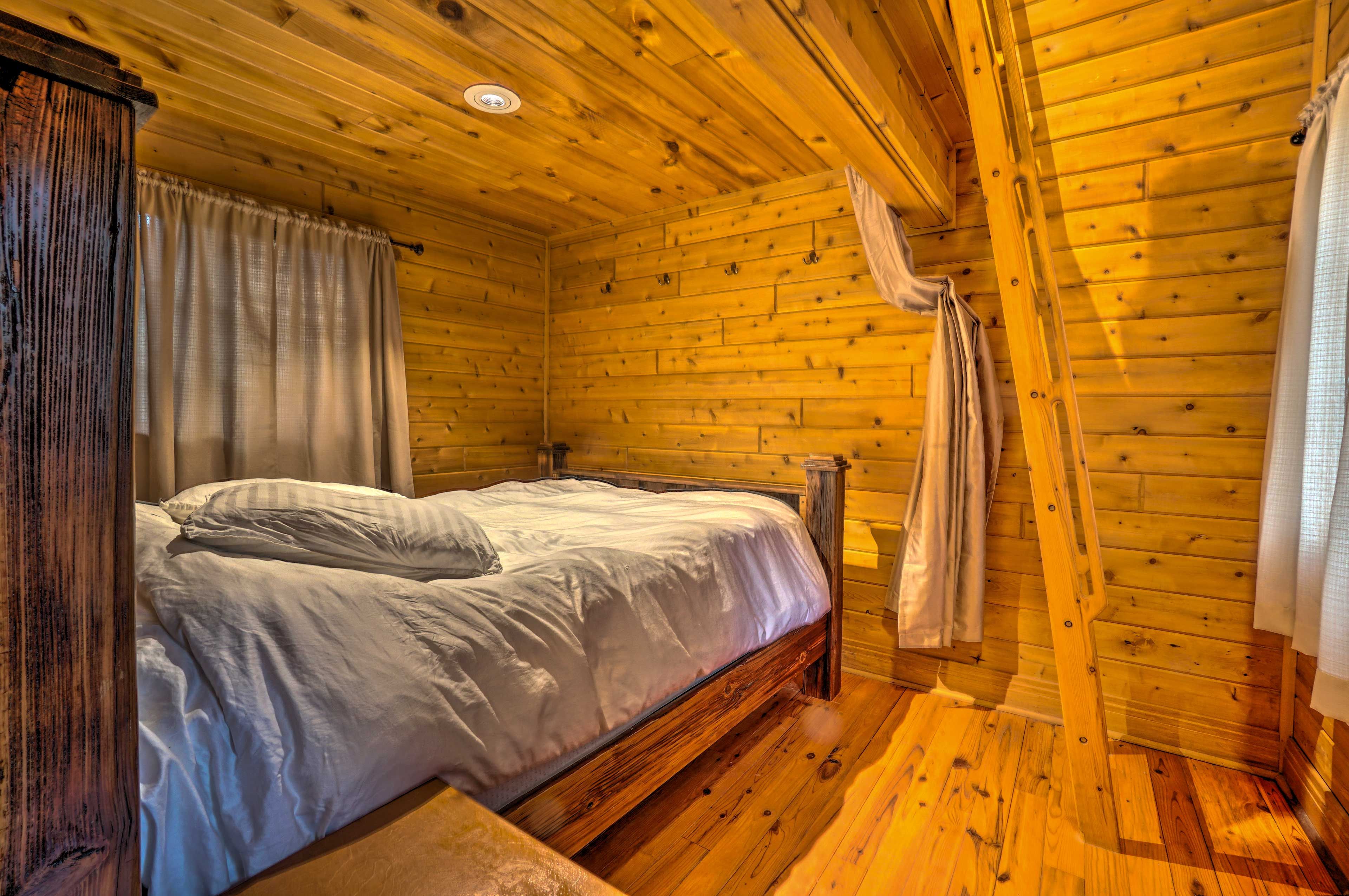 Bedroom 4 | Queen Bed | Guest House