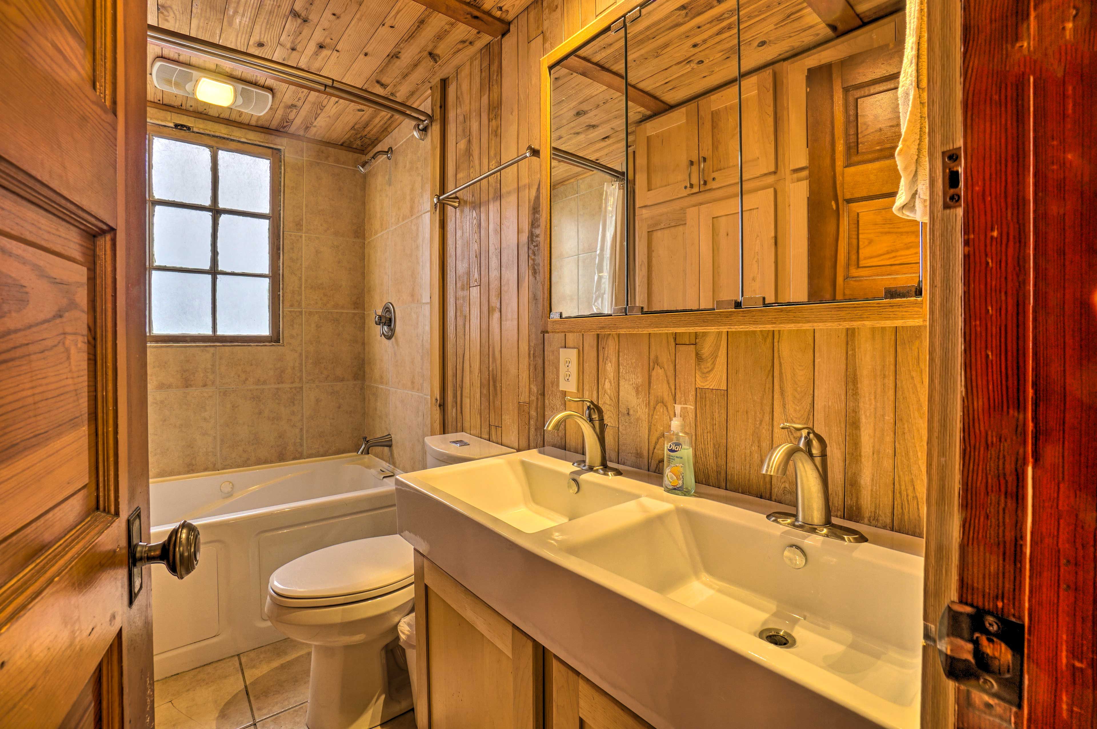 Bathroom | Towels Provided