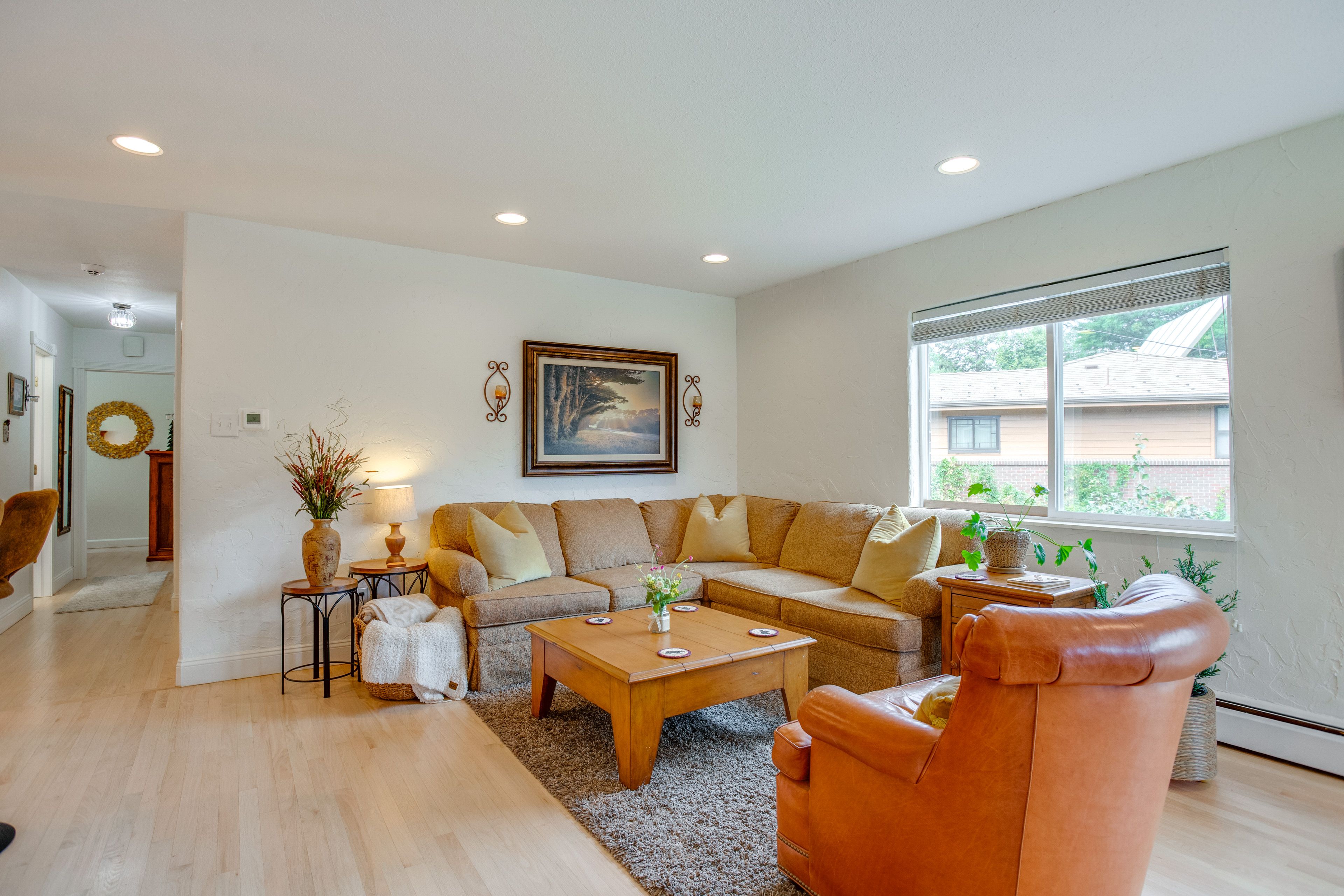 Living Room | Free WiFi | Central Heat