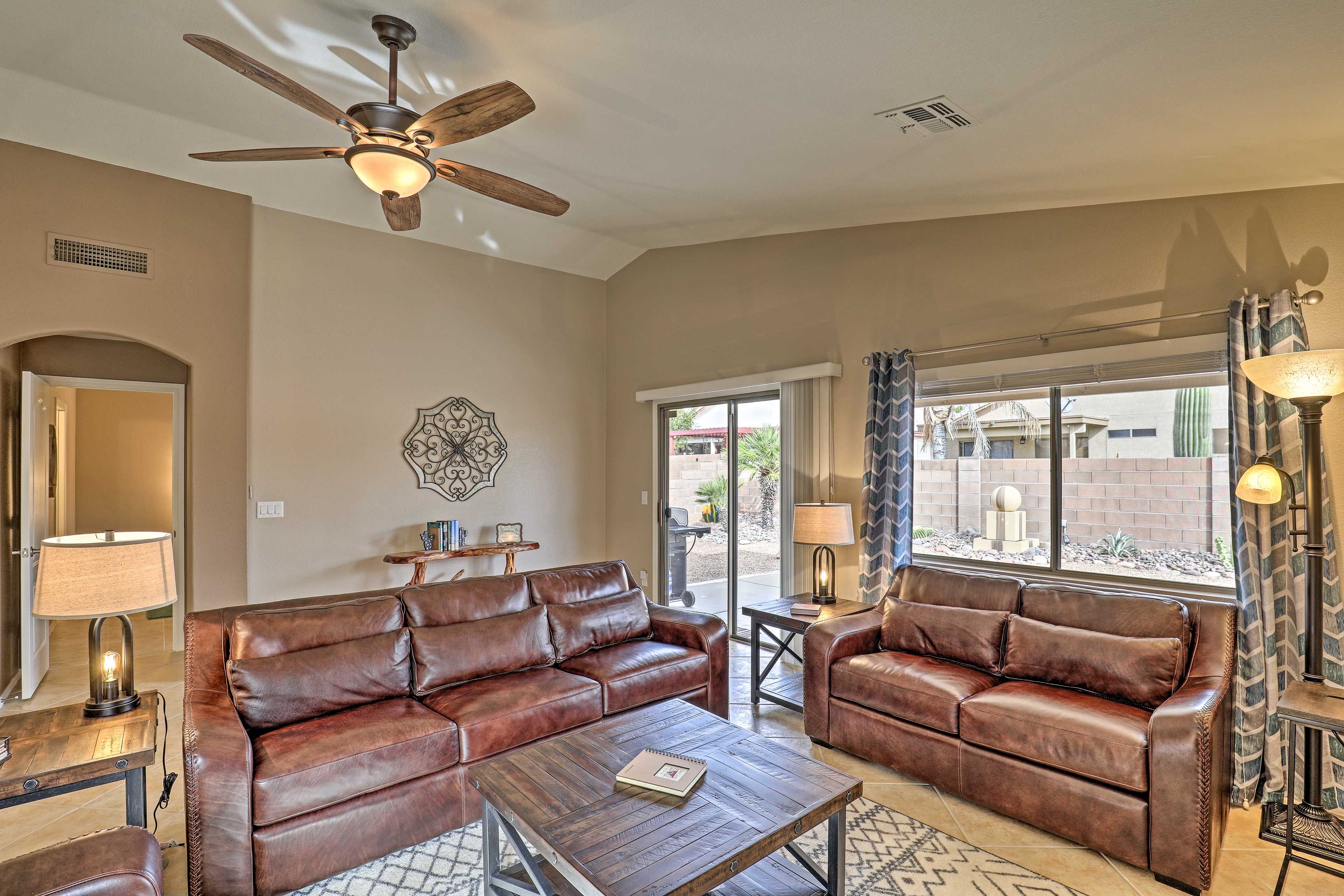 Living Room | Free WiFi | Ceiling Fans