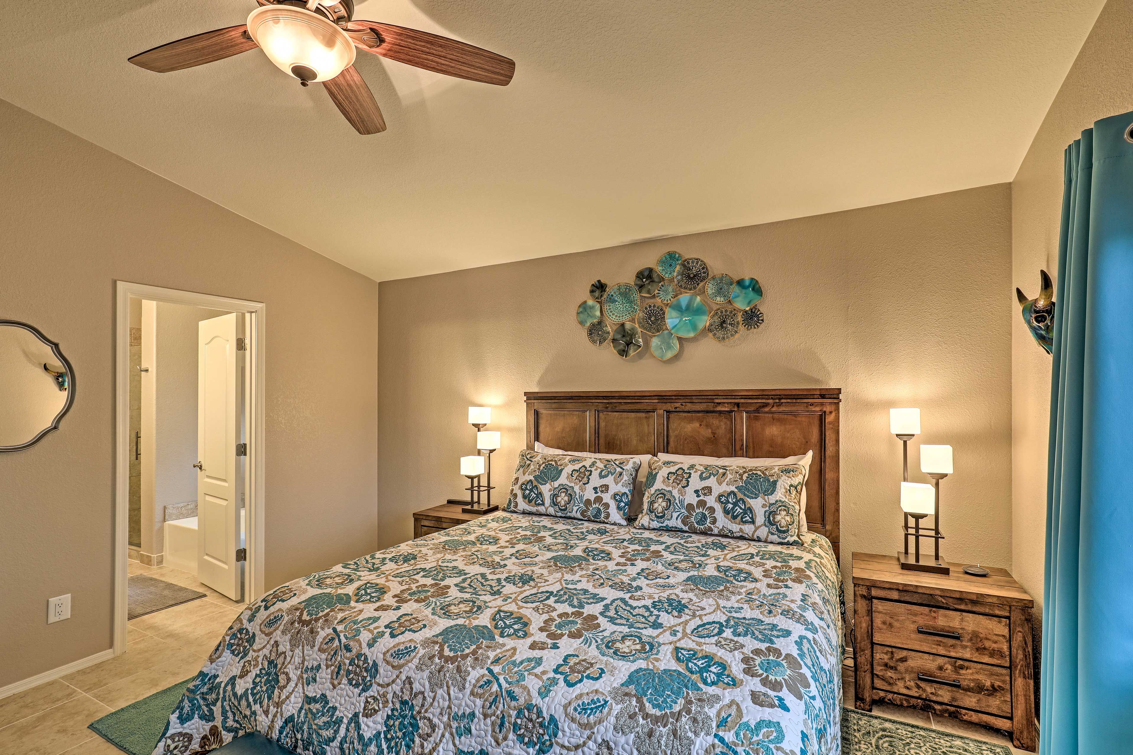 Bedroom 1 | King Bed