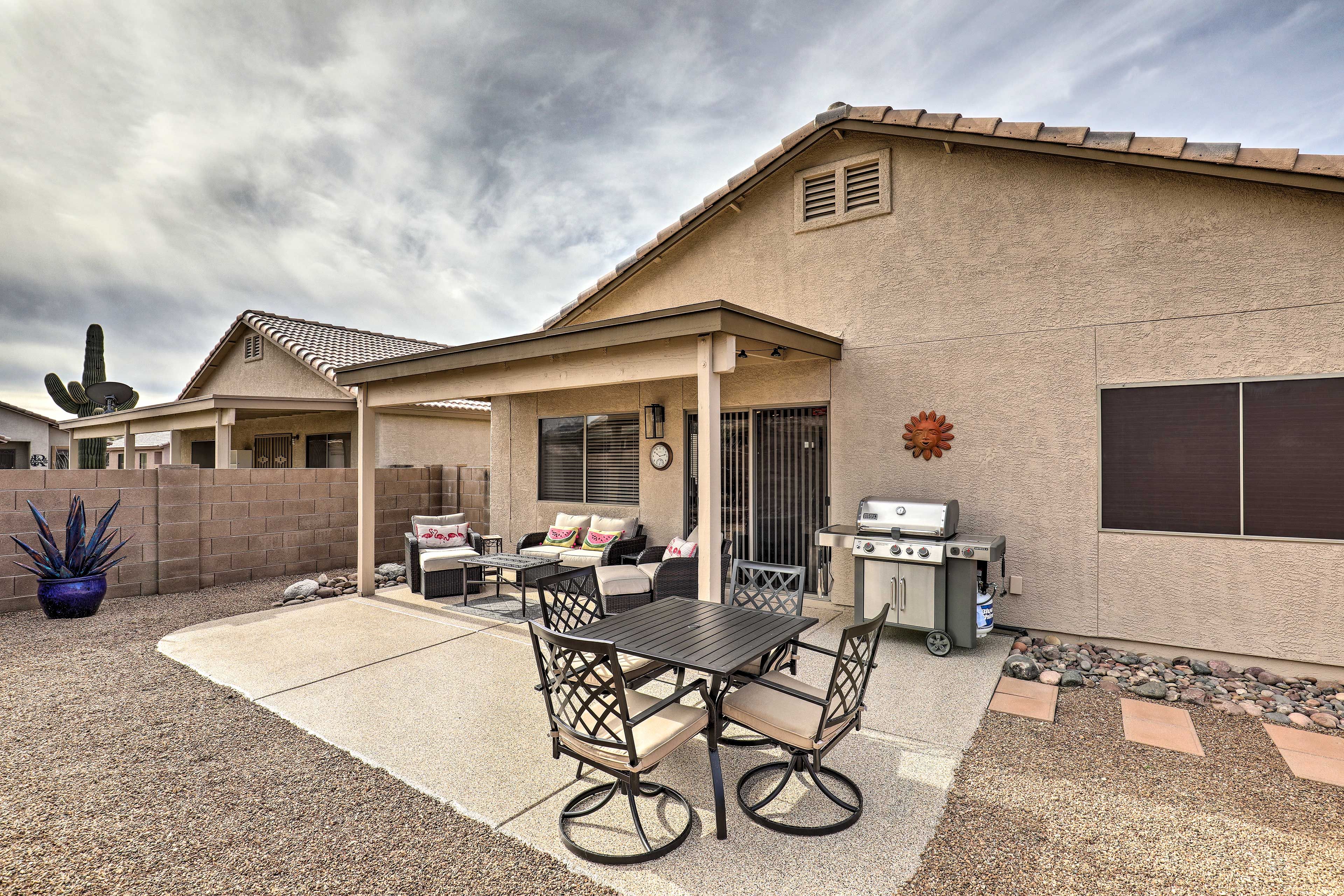 Private Patio w/ Gas Grill
