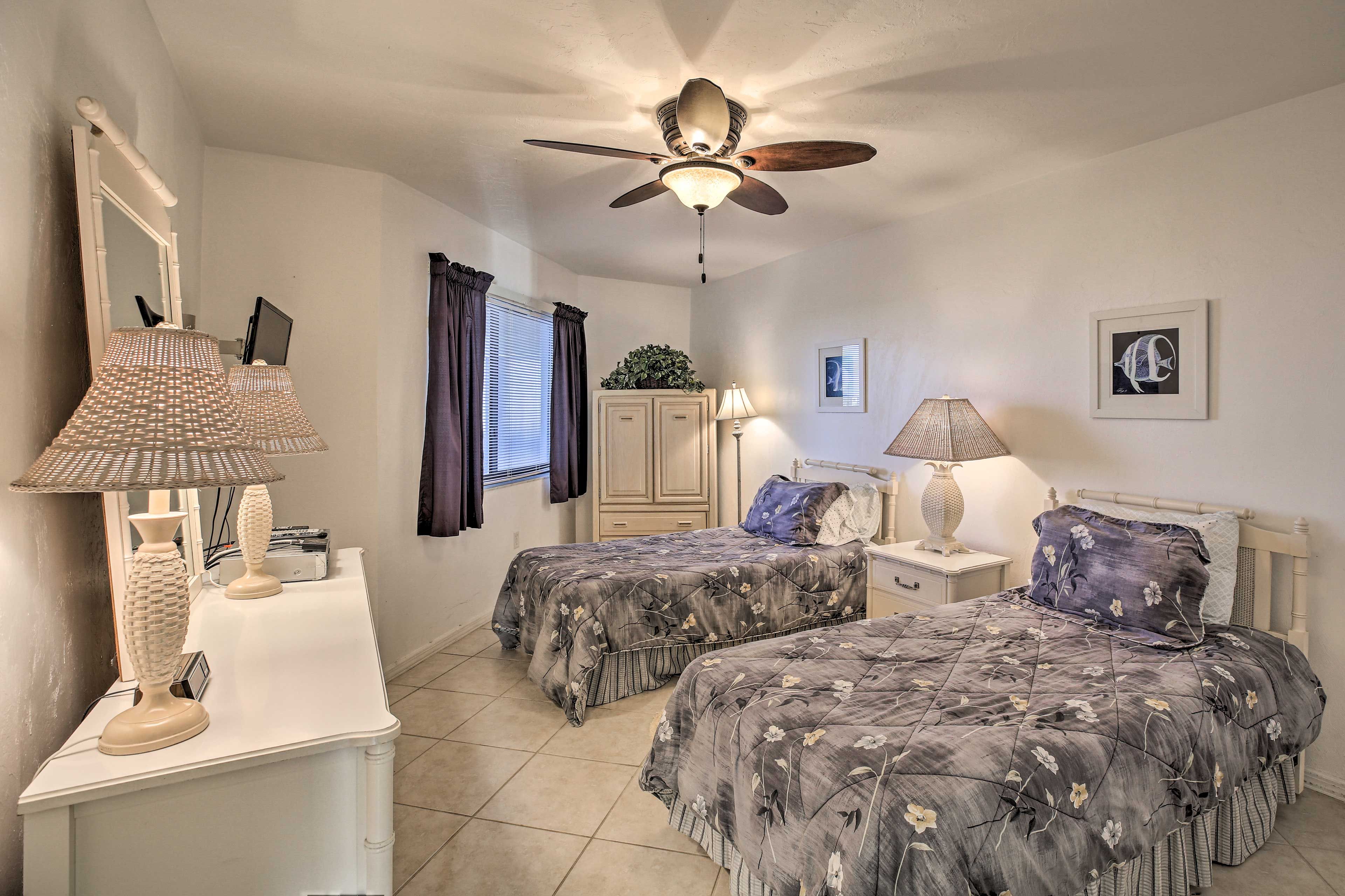 Bedroom 2 | 2 Twin Beds