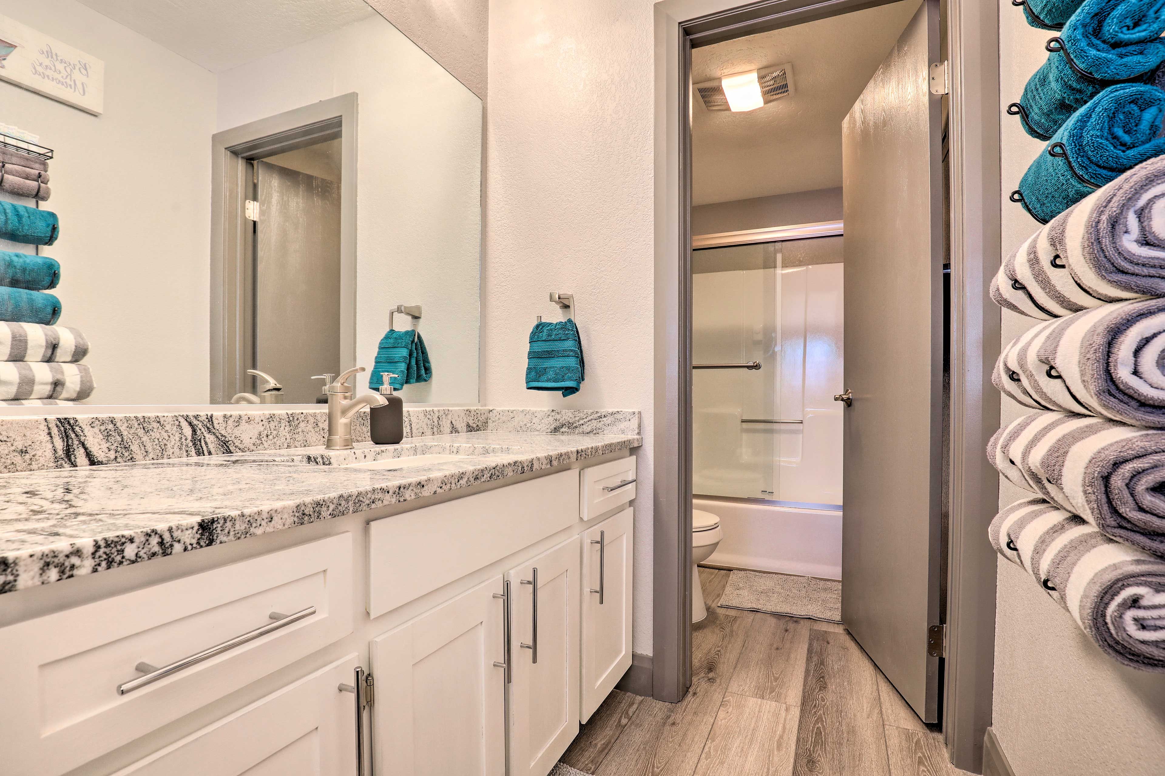 En-Suite Bathroom | Towels & Linens Provided