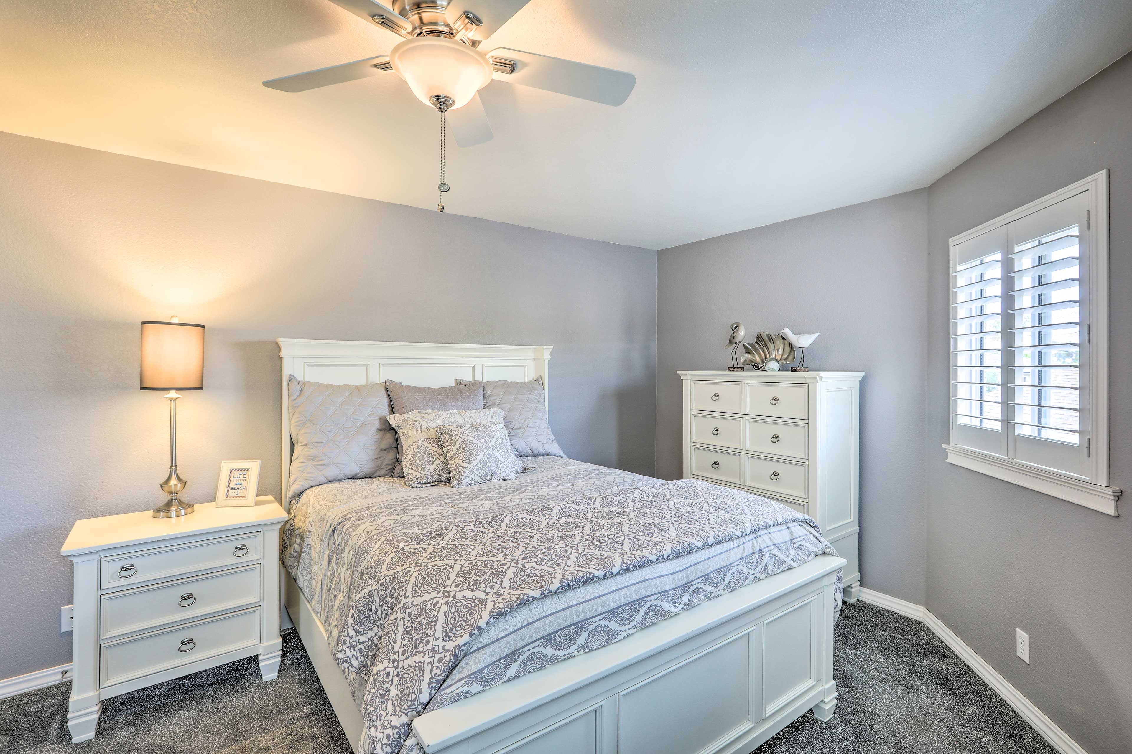 Bedroom 1 | King Bed | Linens Provided