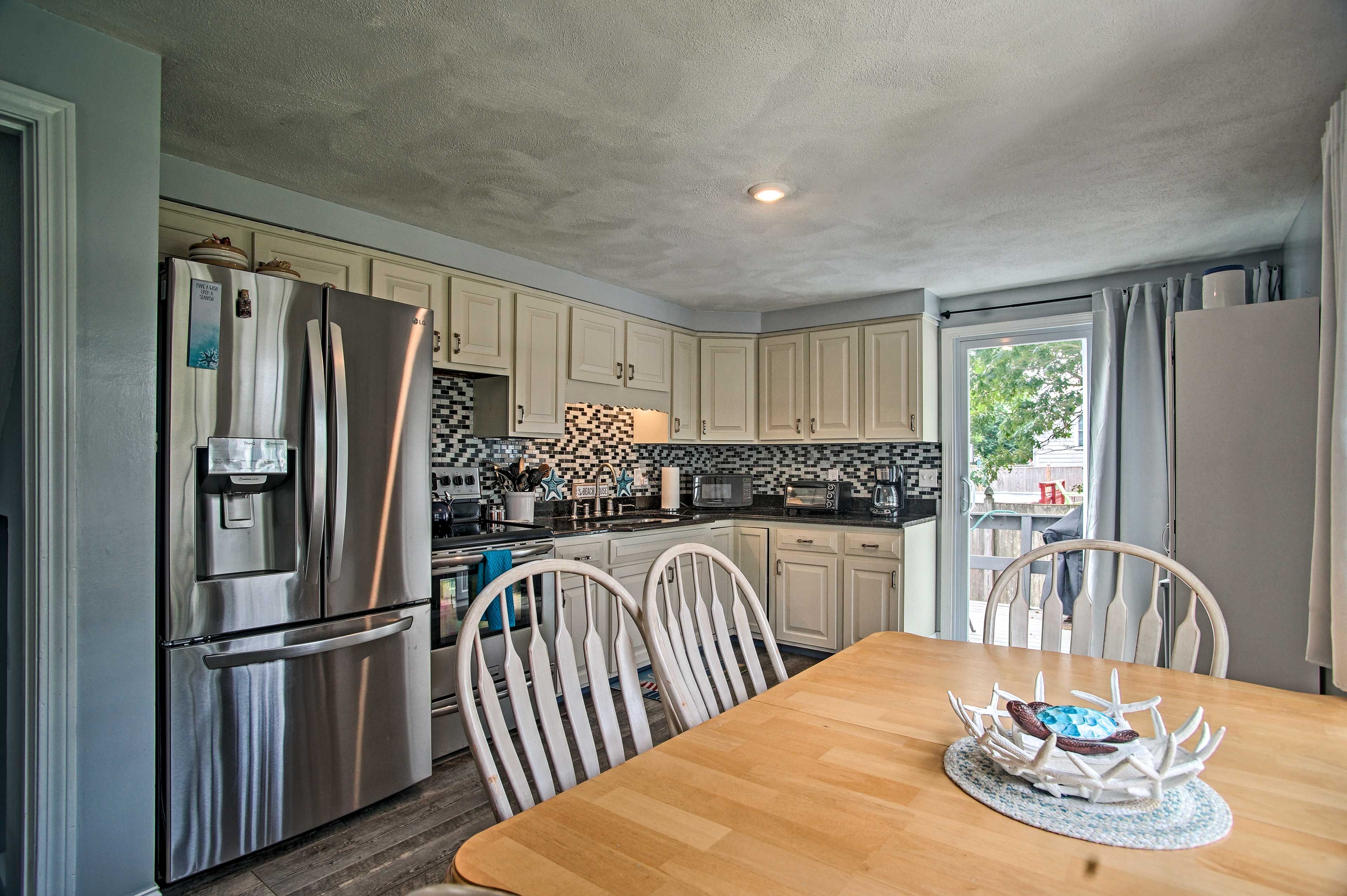 Well-Equipped Kitchen | Toaster Oven | Drip Coffee Maker