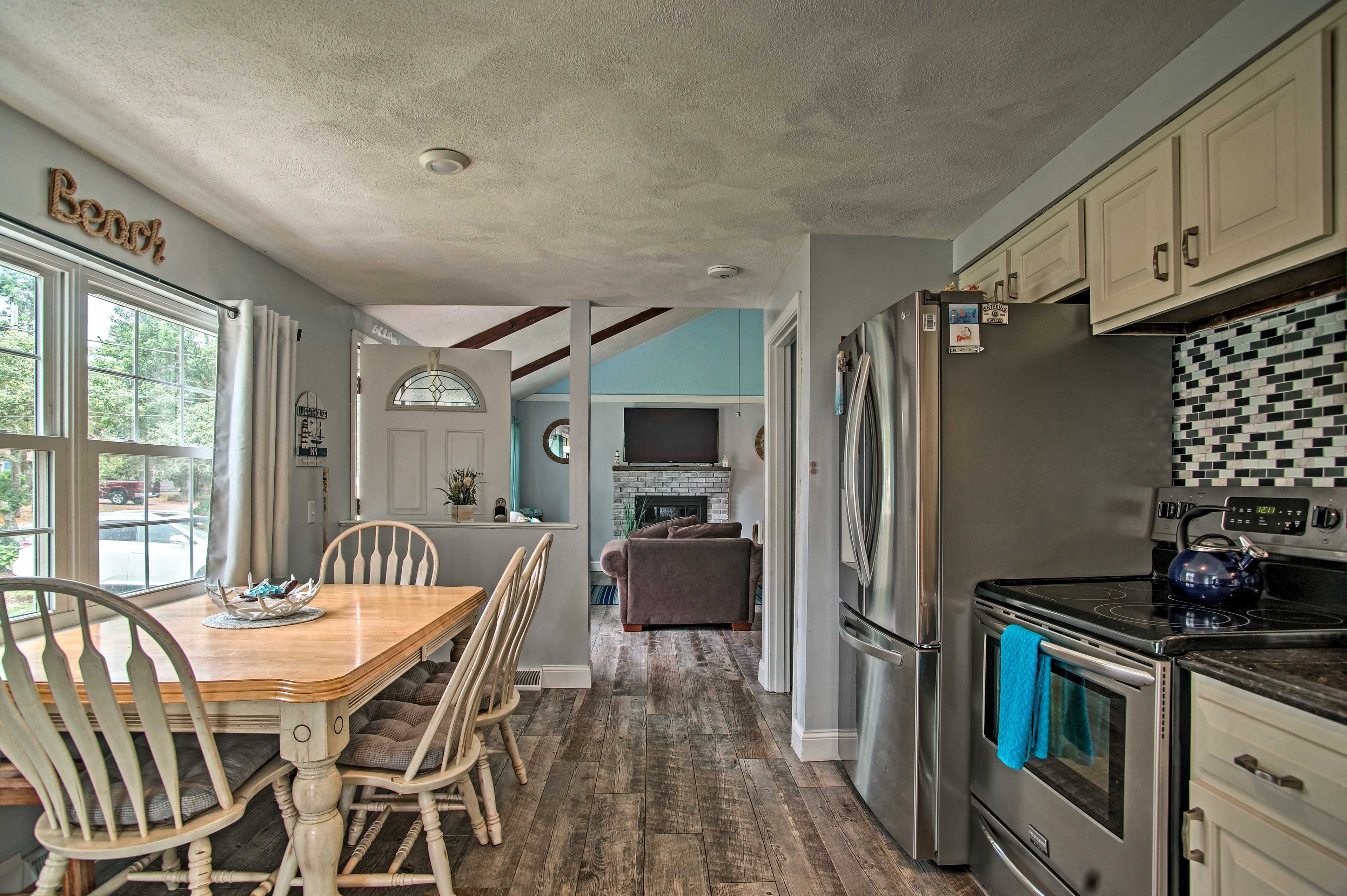 Dining Space | Dishware & Flatware