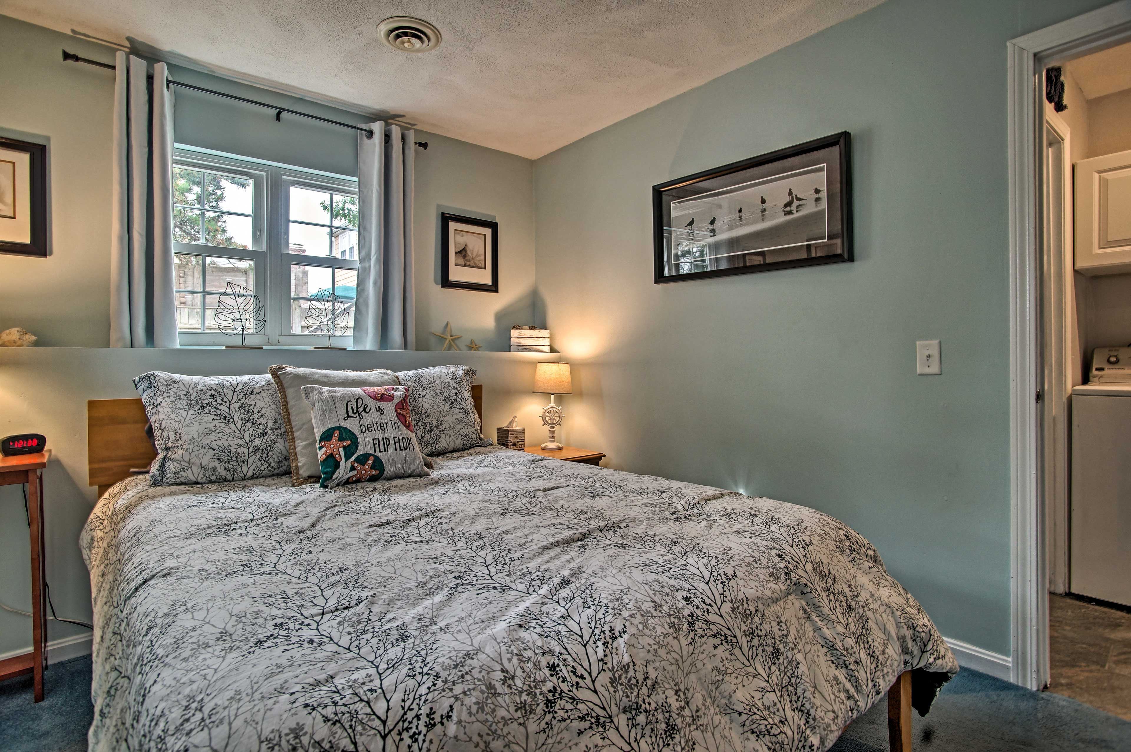 Bedroom 2 | Queen Bed