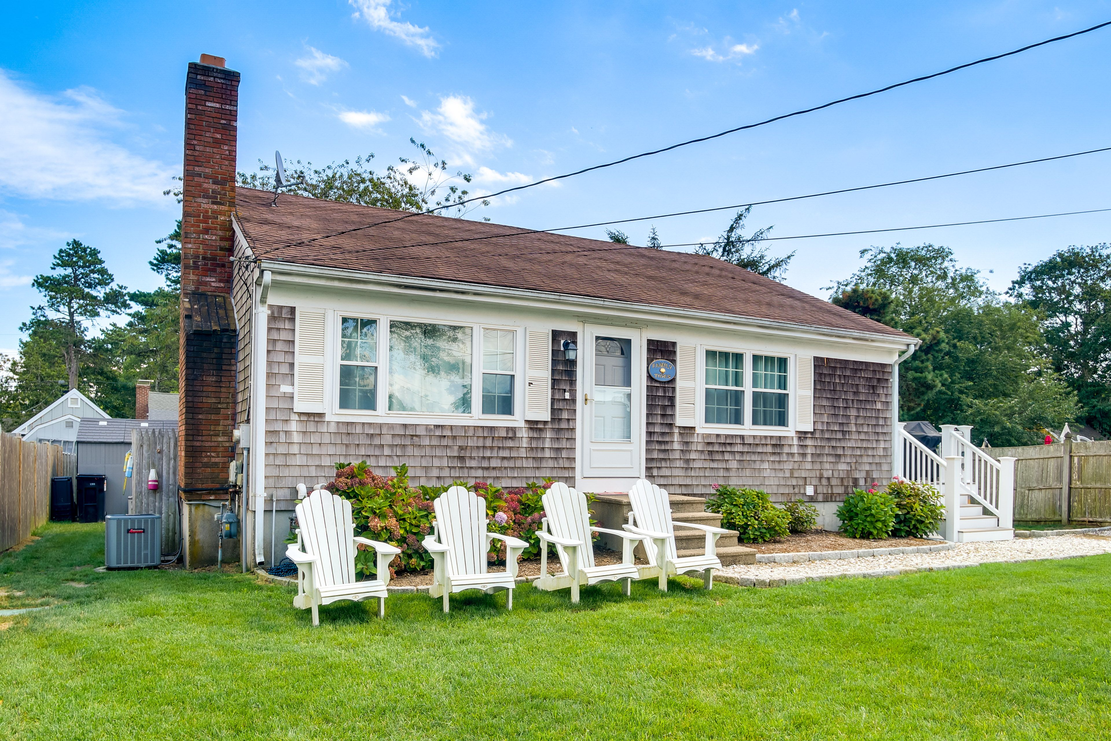 Exterior Space | 1,500 Sq Ft