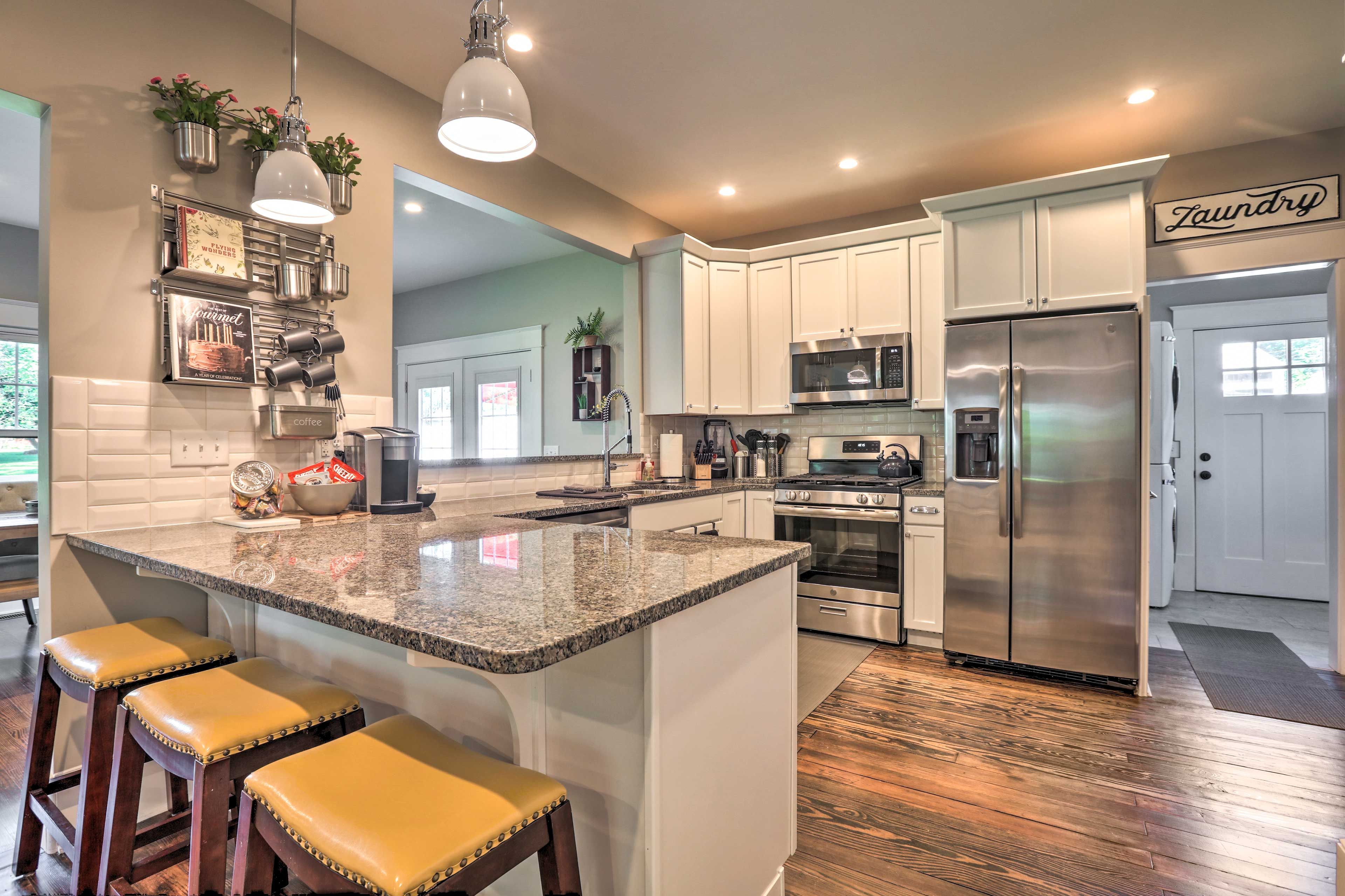 Fully Equipped Kitchen | Cooking Basics | Crock-Pot | Blender