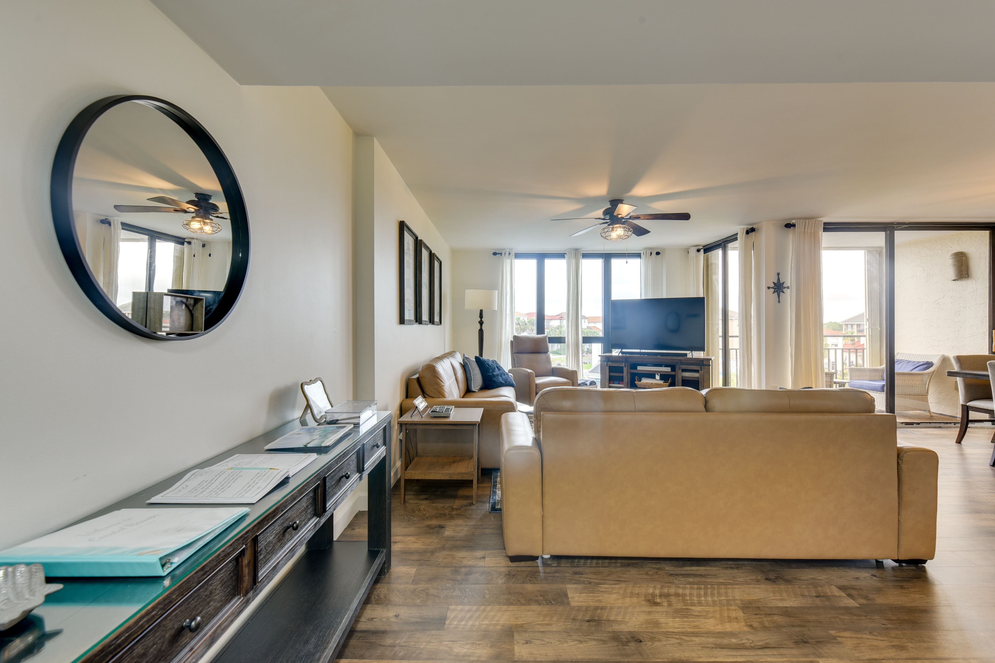 Living Room | Free WiFi