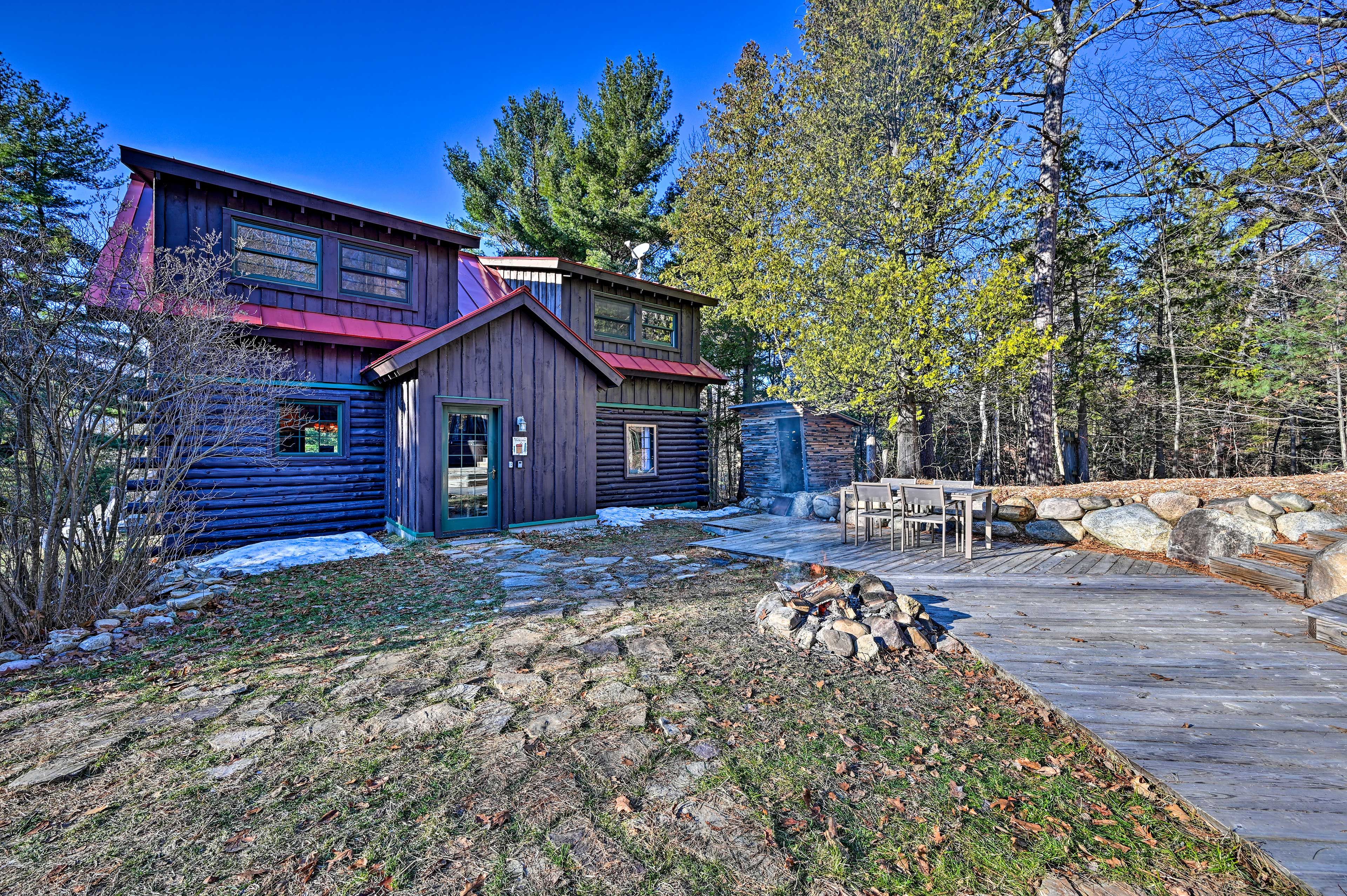 Outdoor Space | Fire Pit | Gas Grill