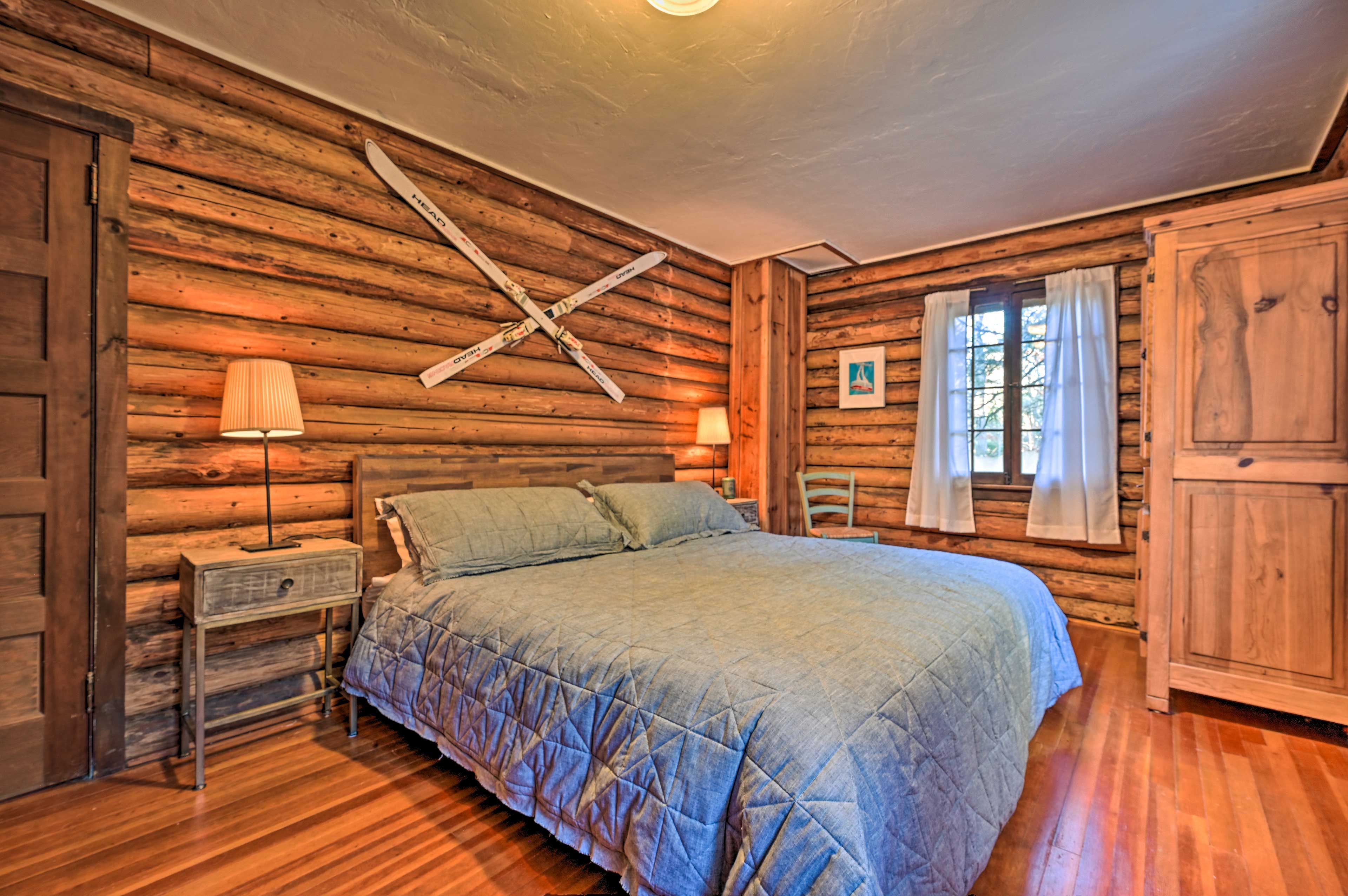 Bedroom 3 | Queen Bed