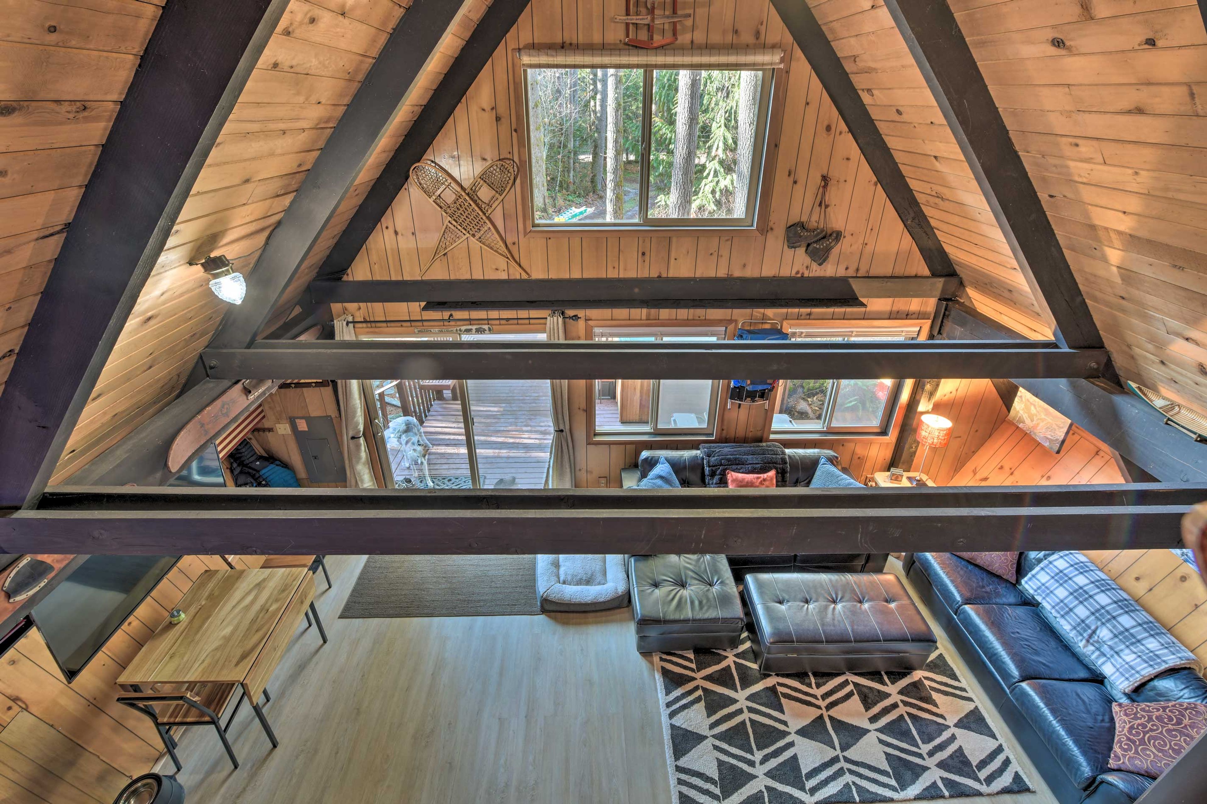 Say hello to your downstairs neighbors from the loft!