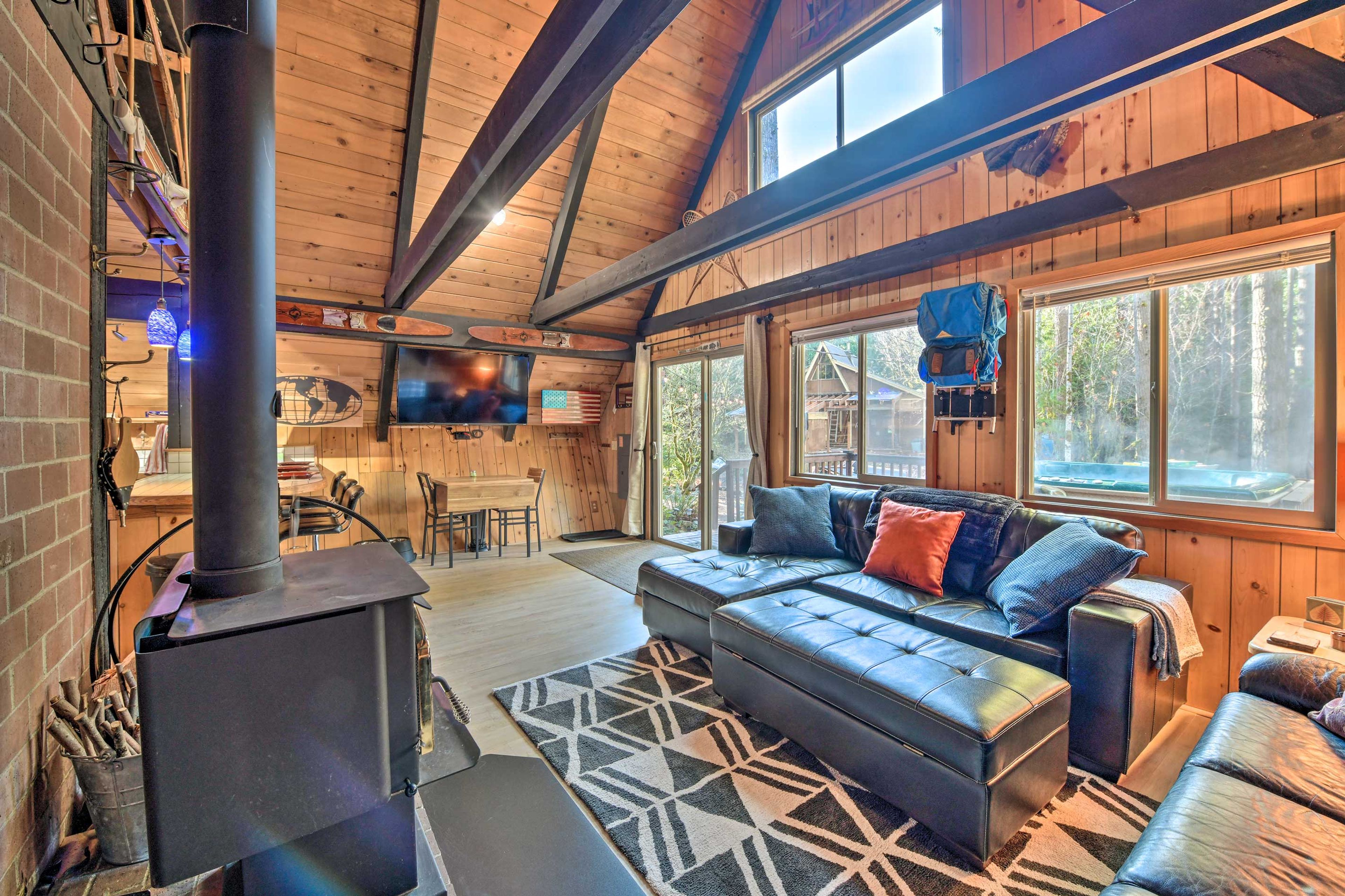 Every inch of the cabin is brimming with Pacific Northwest charm!