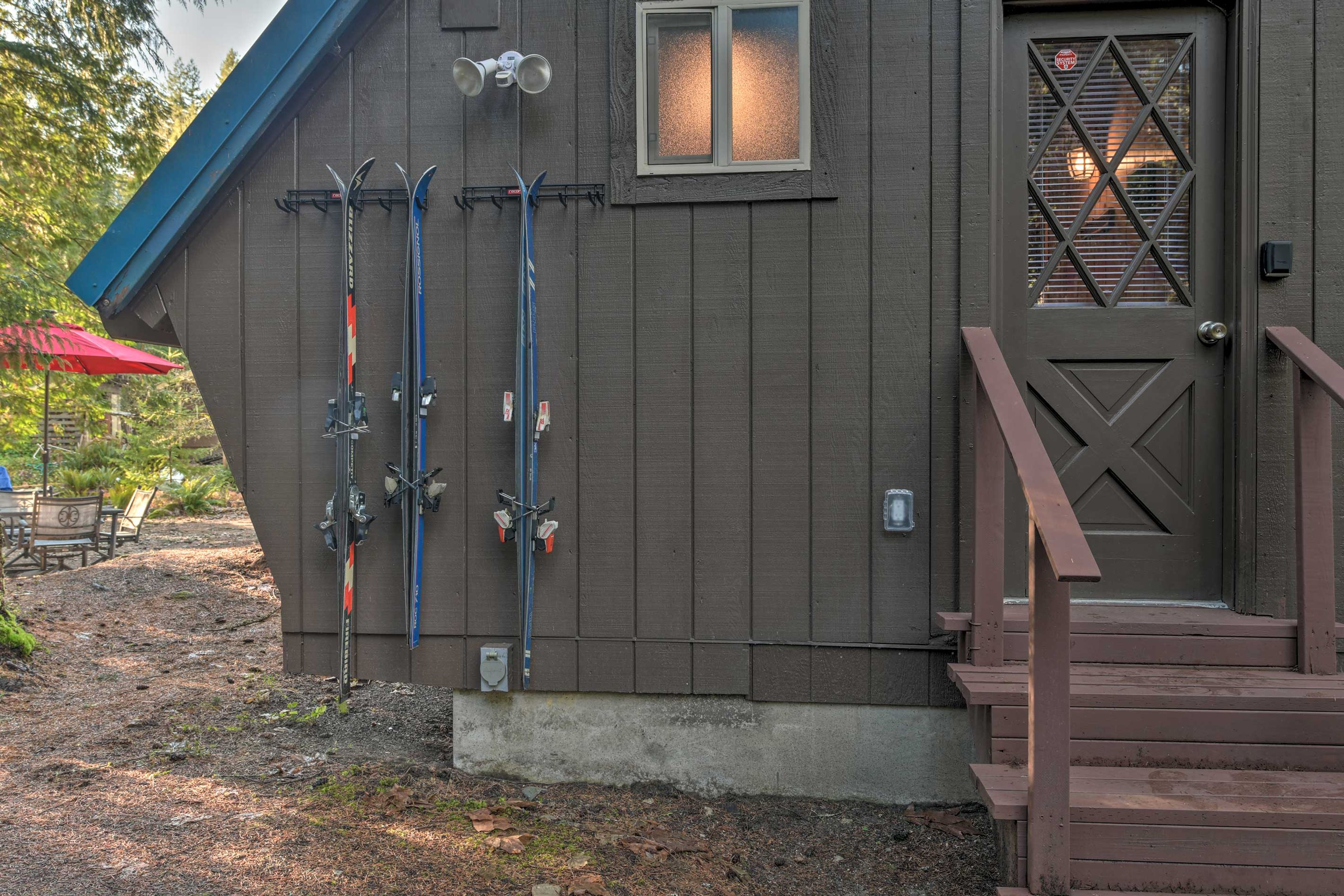 A ski rack adds a little extra convenience during your stay.