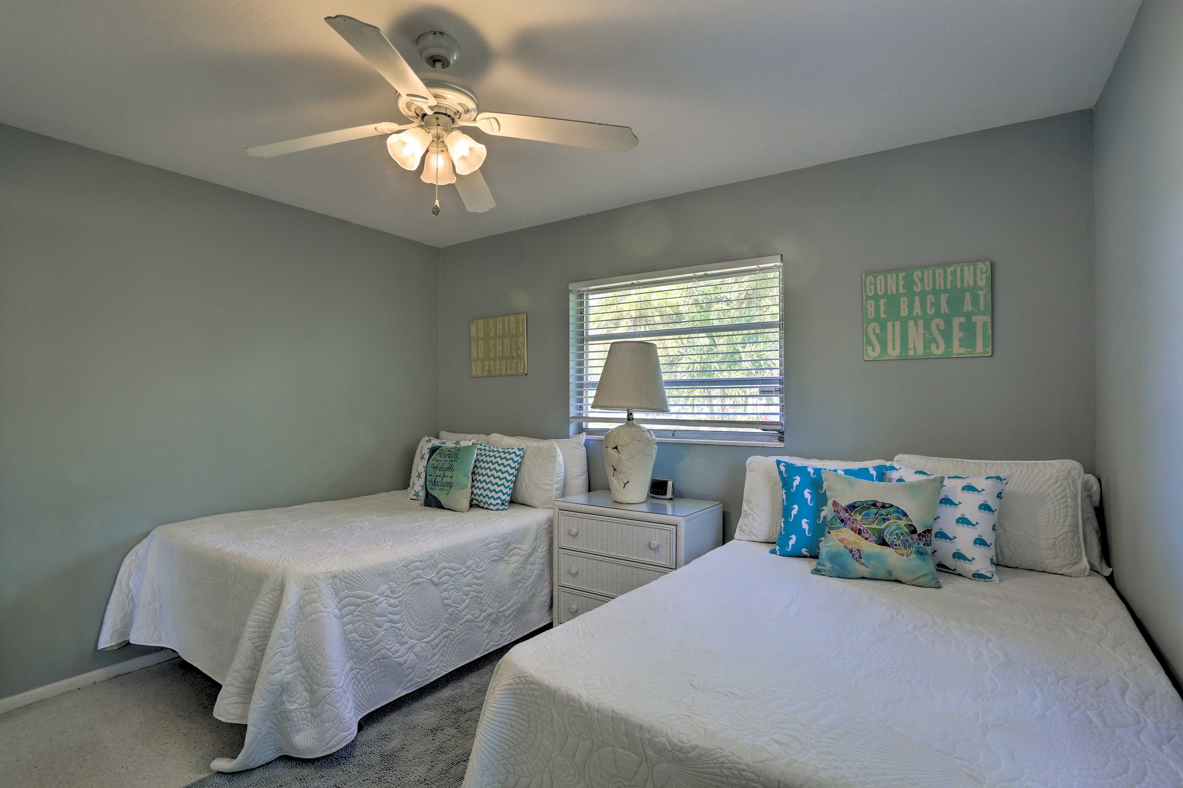 Up to 4 people will sleep well in this room.