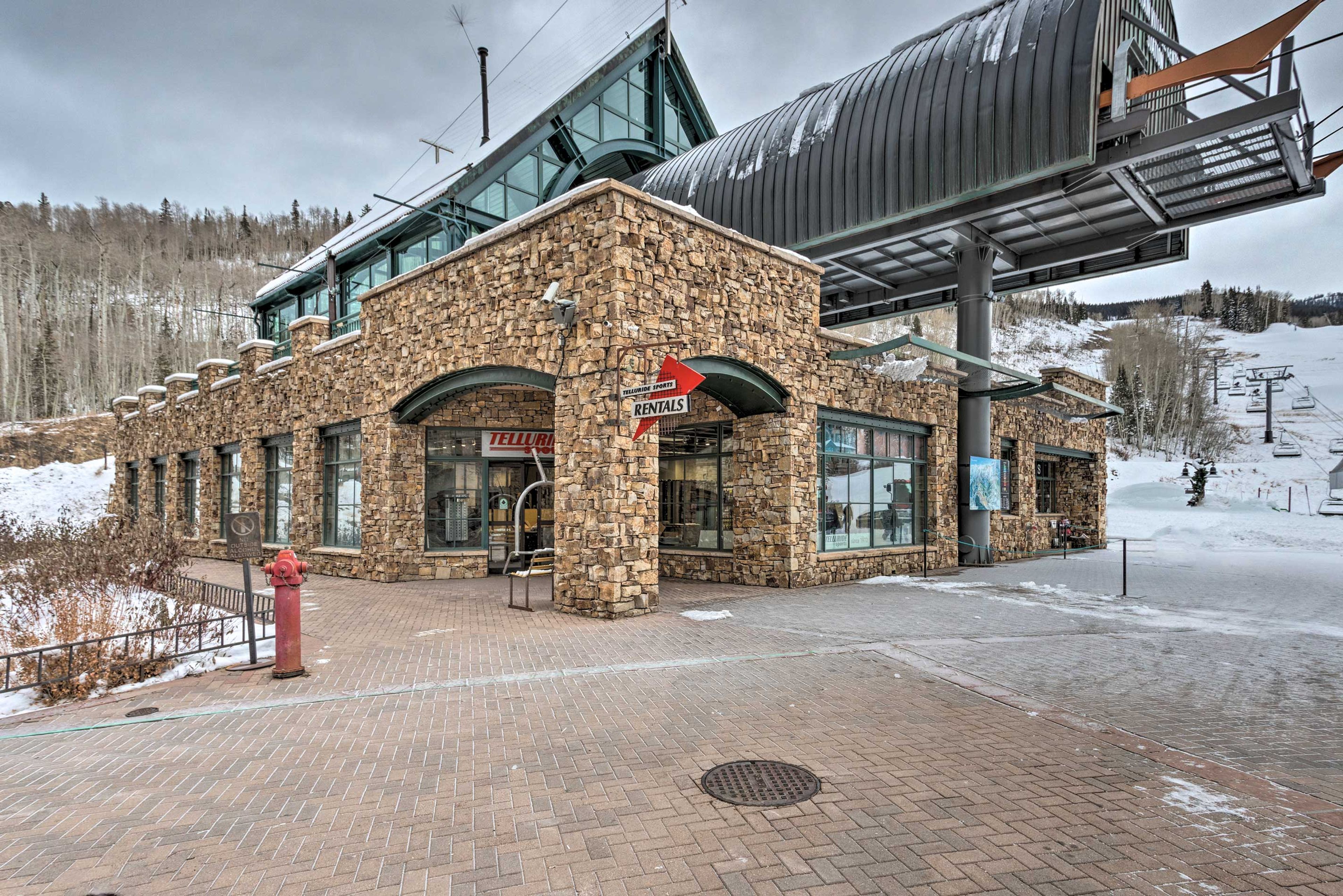 The Free Gondola at Telluride Station is less than 9 miles from the home.