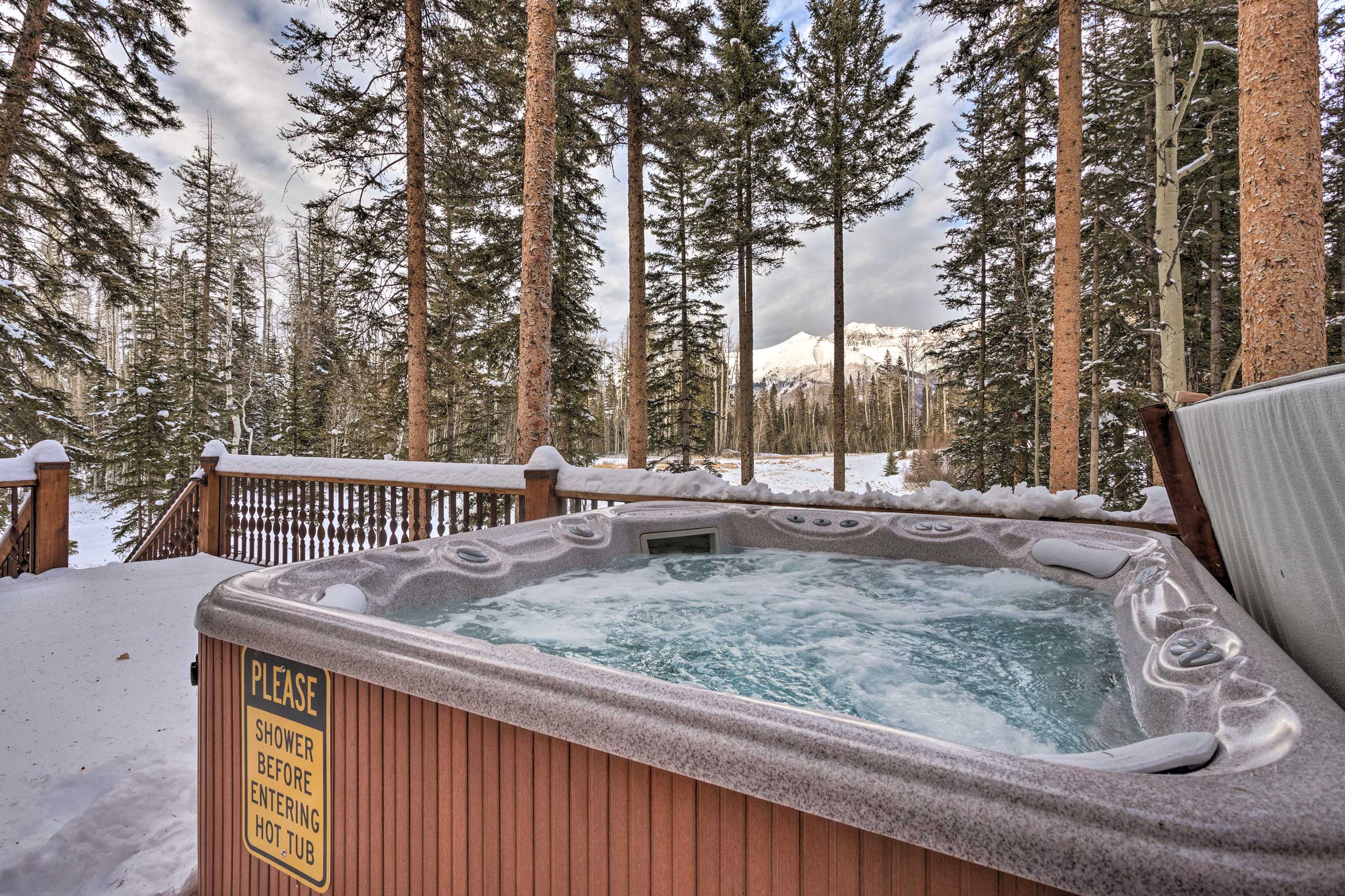 Ski off the slopes and directly into your own private hot tub.
